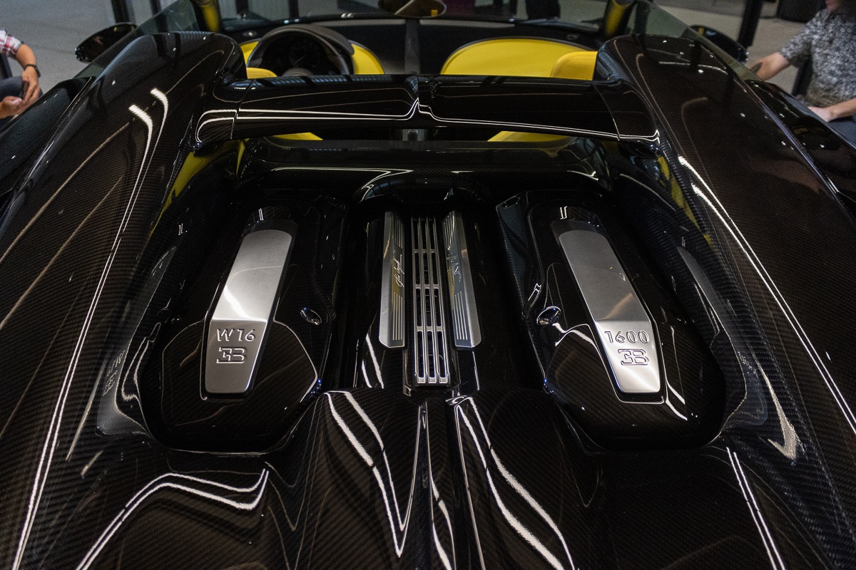 bugatti,  w16 mistral,  chiron,  divo,  veyron,  bugatti w16 mistral,  singapore,  sieu xe,  hypercar,  chiron super sport,  centodieci,  chiron sport,  chiron pur sport,  la voiture noire,  lamborghini,  ferrari,  mclaren,  maserati,  porsche,  koenigsegg,  pagani anh 10