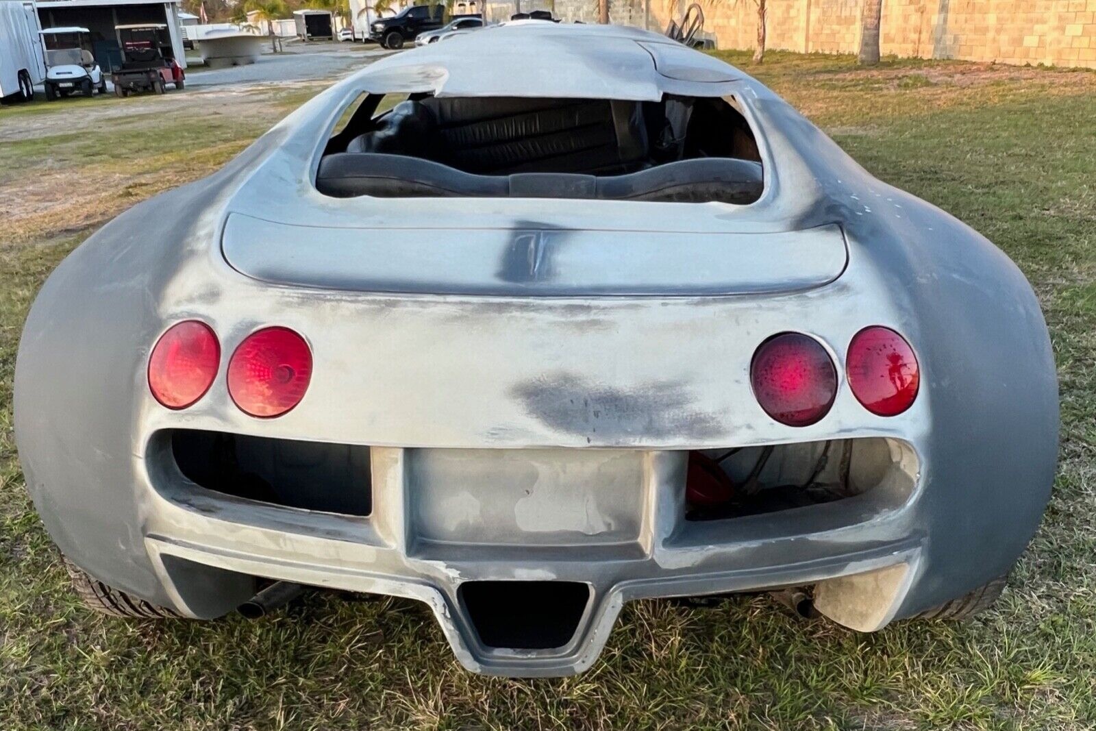 bugatti,  limo,  limousine,  xe do,  veyron,  bugatti veyron,  Lincoln Town Car,  Lincoln,  Town Car anh 3