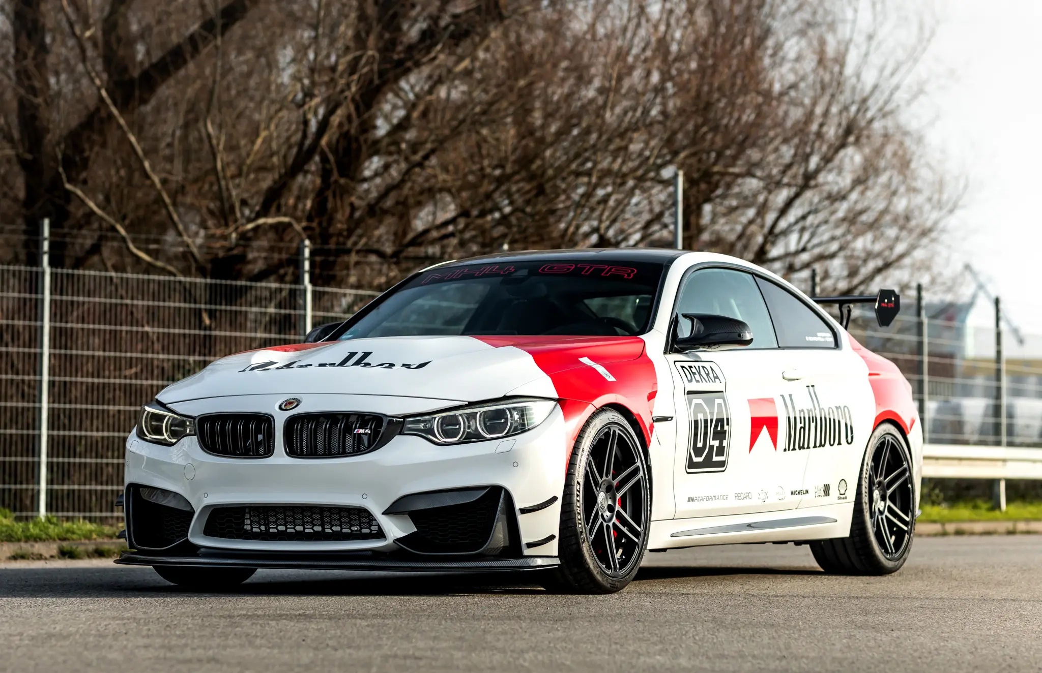 BMW M4 DTM Champion Edition Manhart manh hon 700 ma luc hinh anh