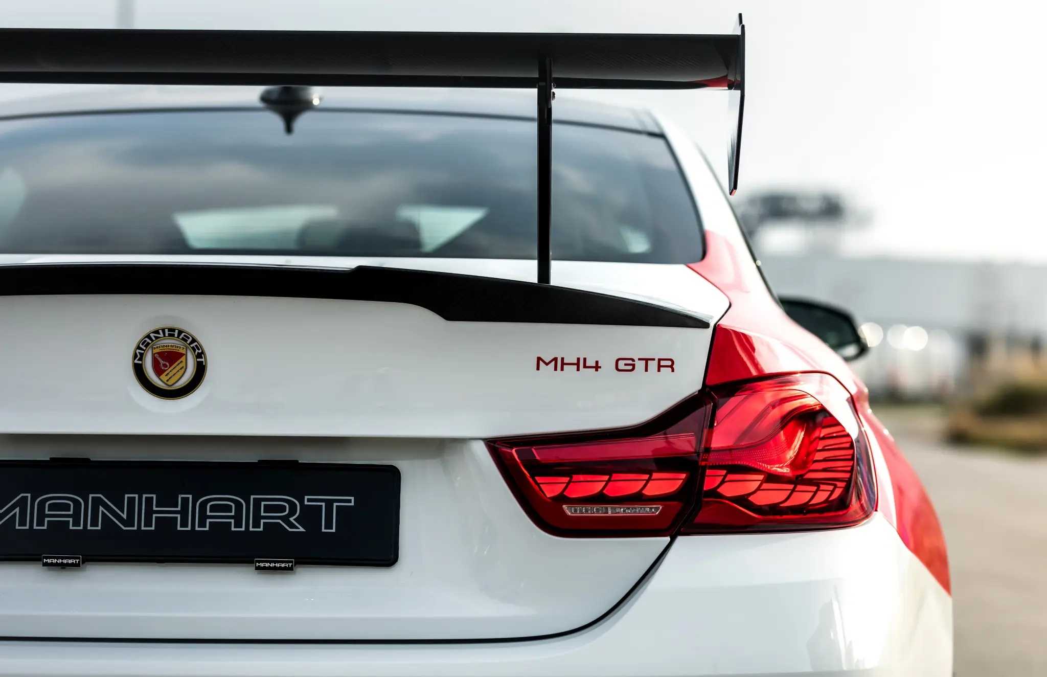 bmw,  bmw m4,  m4 dtm,  m4 dtm champion,  bmw m4 dtm,  f82,  xe the thao,  xe hieu suat cao,  sieu xe,  coupe,  dtm,  xe do,  manhart,  mh4 gtr,  mercedes,  audi,  lamborghini,  ferrari,  mclaren,  aston martin,  bentley,  pagani,  koenigsegg,  bugatti anh 14