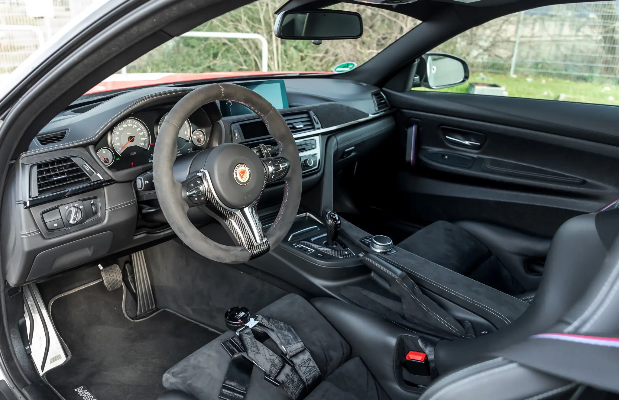 bmw,  bmw m4,  m4 dtm,  m4 dtm champion,  bmw m4 dtm,  f82,  xe the thao,  xe hieu suat cao,  sieu xe,  coupe,  dtm,  xe do,  manhart,  mh4 gtr,  mercedes,  audi,  lamborghini,  ferrari,  mclaren,  aston martin,  bentley,  pagani,  koenigsegg,  bugatti anh 9