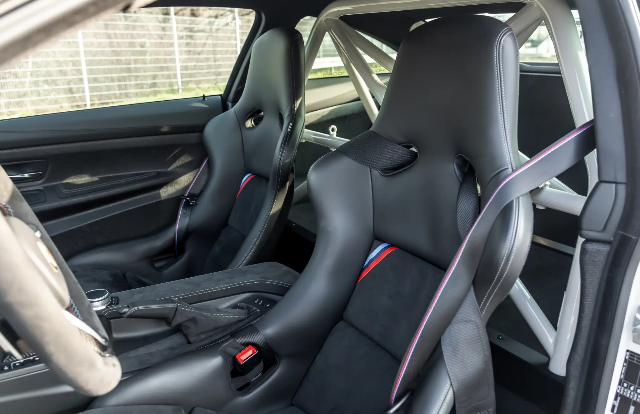 bmw,  bmw m4,  m4 dtm,  m4 dtm champion,  bmw m4 dtm,  f82,  xe the thao,  xe hieu suat cao,  sieu xe,  coupe,  dtm,  xe do,  manhart,  mh4 gtr,  mercedes,  audi,  lamborghini,  ferrari,  mclaren,  aston martin,  bentley,  pagani,  koenigsegg,  bugatti anh 10