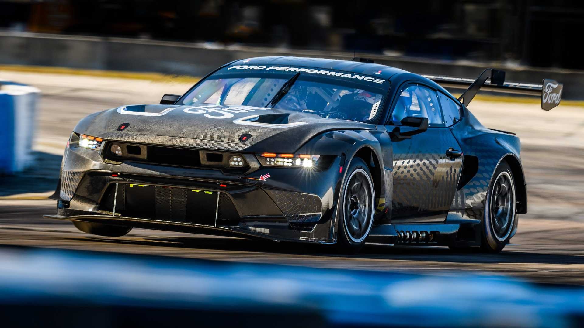 Lo anh Ford Mustang GT3 the he moi hinh anh