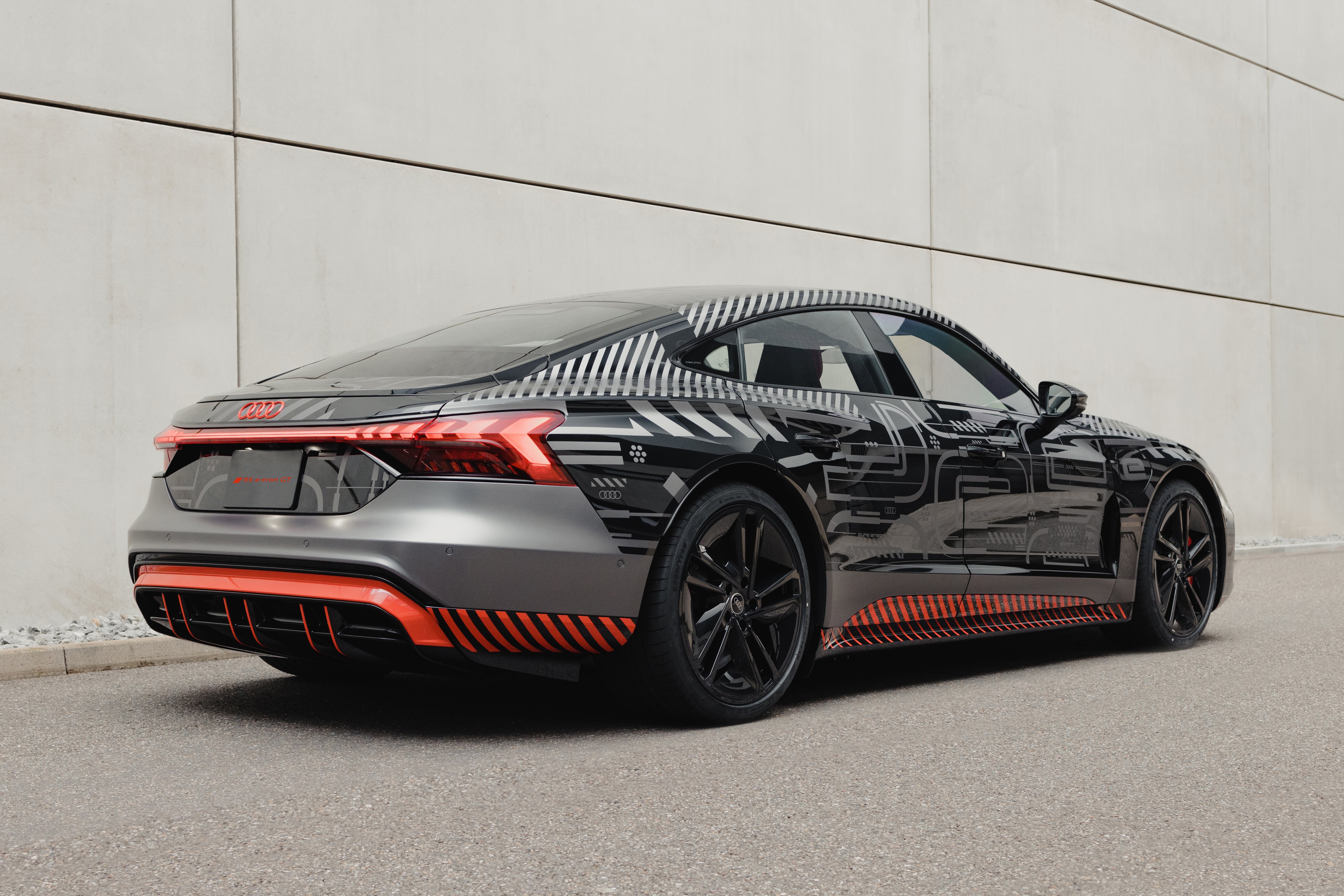 audi,  audi rs,  rs,  audi e-tron gt,  e-tron gt,  rs e-tron gt,  audi rs e-tron gt,  xe dien,  hieu suat cao,  hieu nang cao,  porsche,  taycan,  porsche taycan anh 11