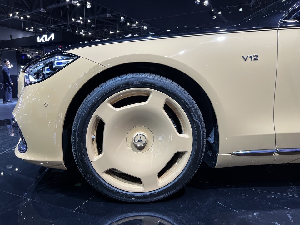 mercedes,  maybach,  s-class,  mercedes-benz,  benz,  mercedes-maybach,  s680,  maybach s680,  s680 virgil abloh,  virgil ablob edition,  sieu sang,  sedan,  seoul mobility show,  sedan sieu sang,  rolls-royce,  bentley anh 8