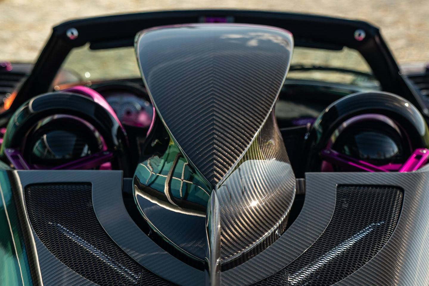 pagani,  zonda,  huayra,  utopia,  zonda ay,  pagani zonda ay,  sieu xe,  doc nhat,  hypercar,  koenigsegg,  bugatti,  lamborghini,  ferrari,  mclaren,  aston martin,  porsche,  maserati anh 8