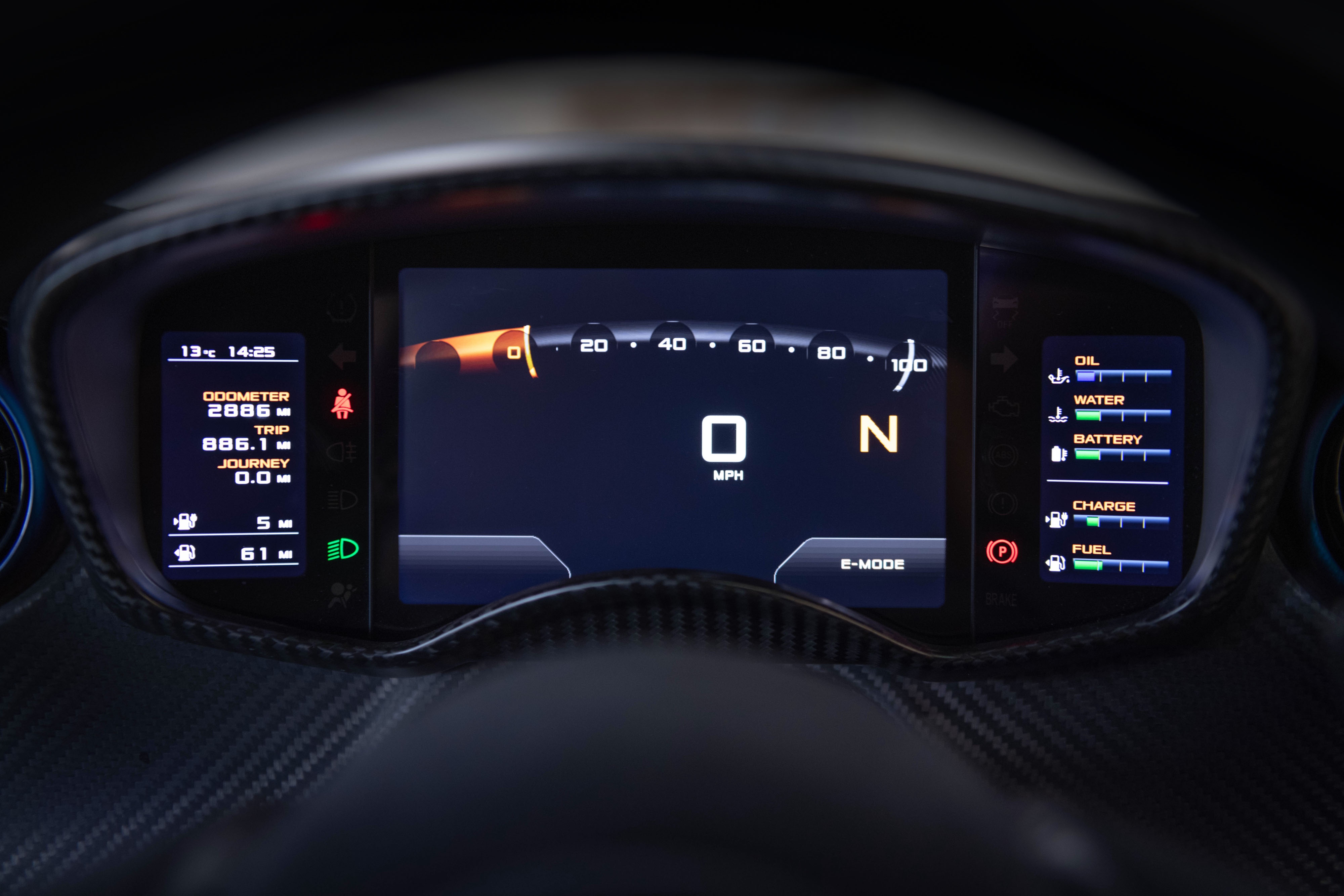 Mclaren,  mclaren p1,  p1,  hypercar,  hybrid,  Ferrari,  Porsche,  Porsche 918 spyder,  918 spyder,  laferrari,  Ferrari laferrari,  Lamborghini,  rm Sotheby’s,  Sotheby,  dau gia,  sieu xe,  Maserati,  Bugatti,  Koenigsegg,  pagani,  mso,  Pacific Blue,  mso Pacific Blue,  Pearlescent anh 9