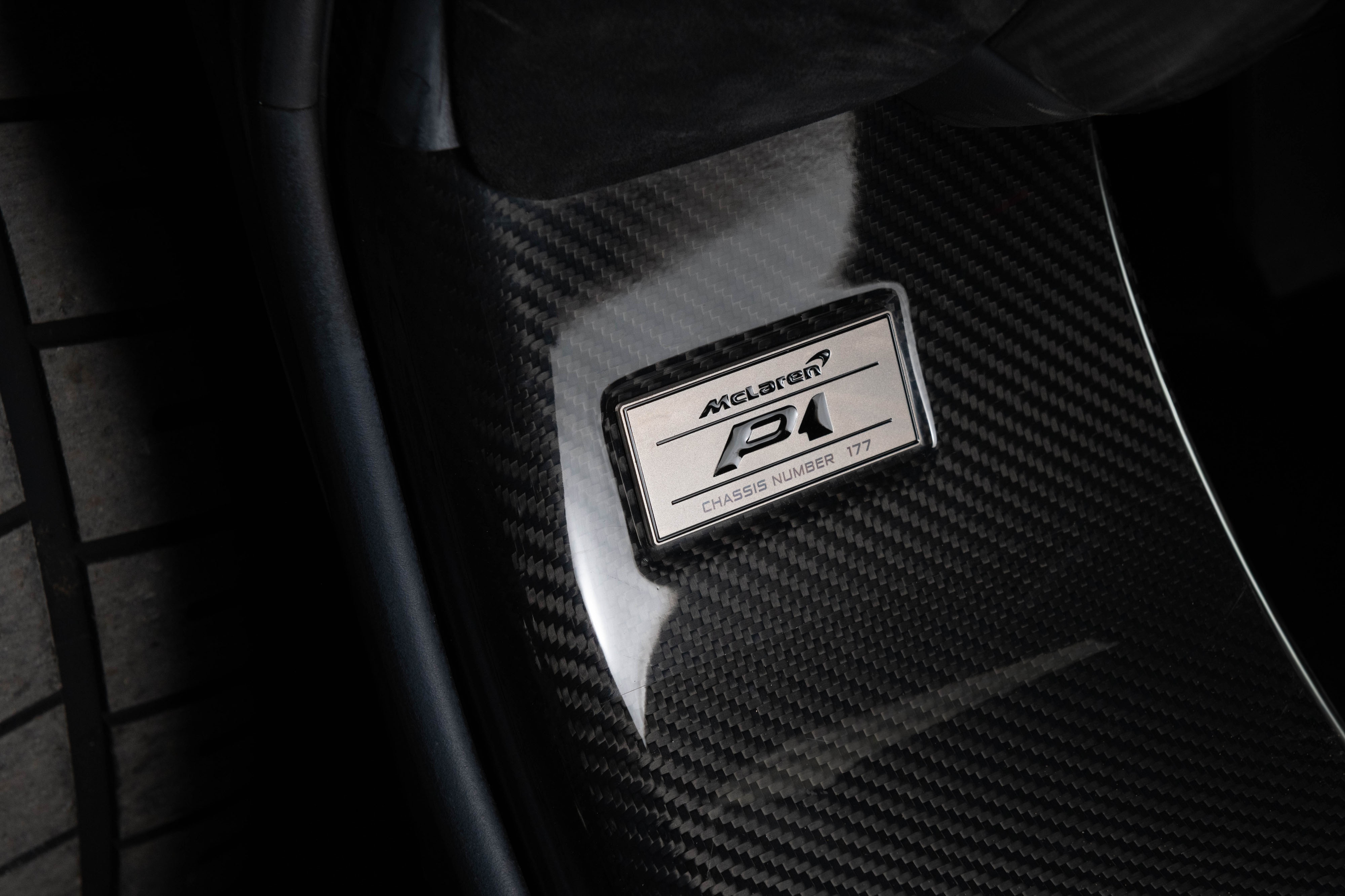 Mclaren,  mclaren p1,  p1,  hypercar,  hybrid,  Ferrari,  Porsche,  Porsche 918 spyder,  918 spyder,  laferrari,  Ferrari laferrari,  Lamborghini,  rm Sotheby’s,  Sotheby,  dau gia,  sieu xe,  Maserati,  Bugatti,  Koenigsegg,  pagani,  mso,  Pacific Blue,  mso Pacific Blue,  Pearlescent anh 14