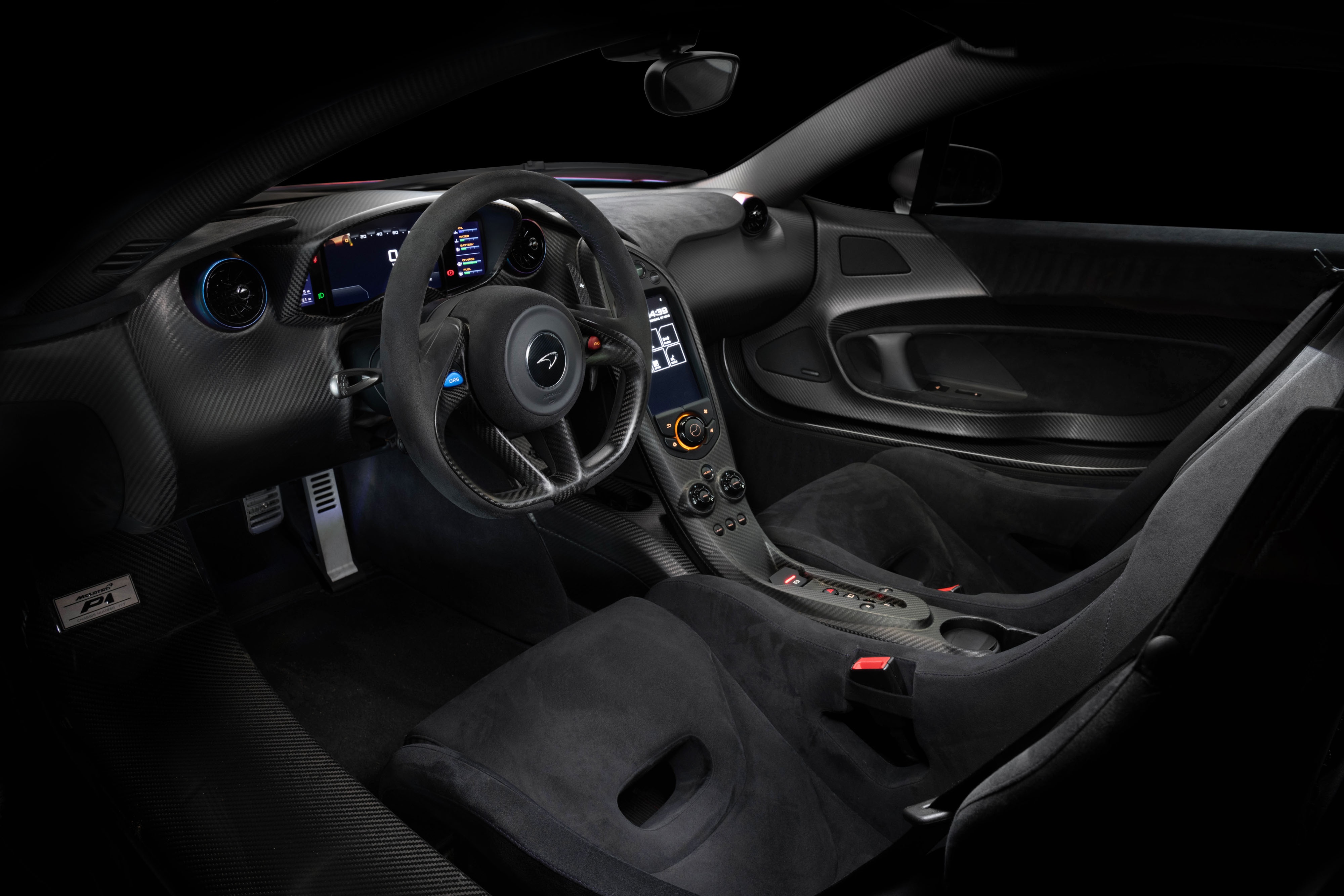 Mclaren,  mclaren p1,  p1,  hypercar,  hybrid,  Ferrari,  Porsche,  Porsche 918 spyder,  918 spyder,  laferrari,  Ferrari laferrari,  Lamborghini,  rm Sotheby’s,  Sotheby,  dau gia,  sieu xe,  Maserati,  Bugatti,  Koenigsegg,  pagani,  mso,  Pacific Blue,  mso Pacific Blue,  Pearlescent anh 7