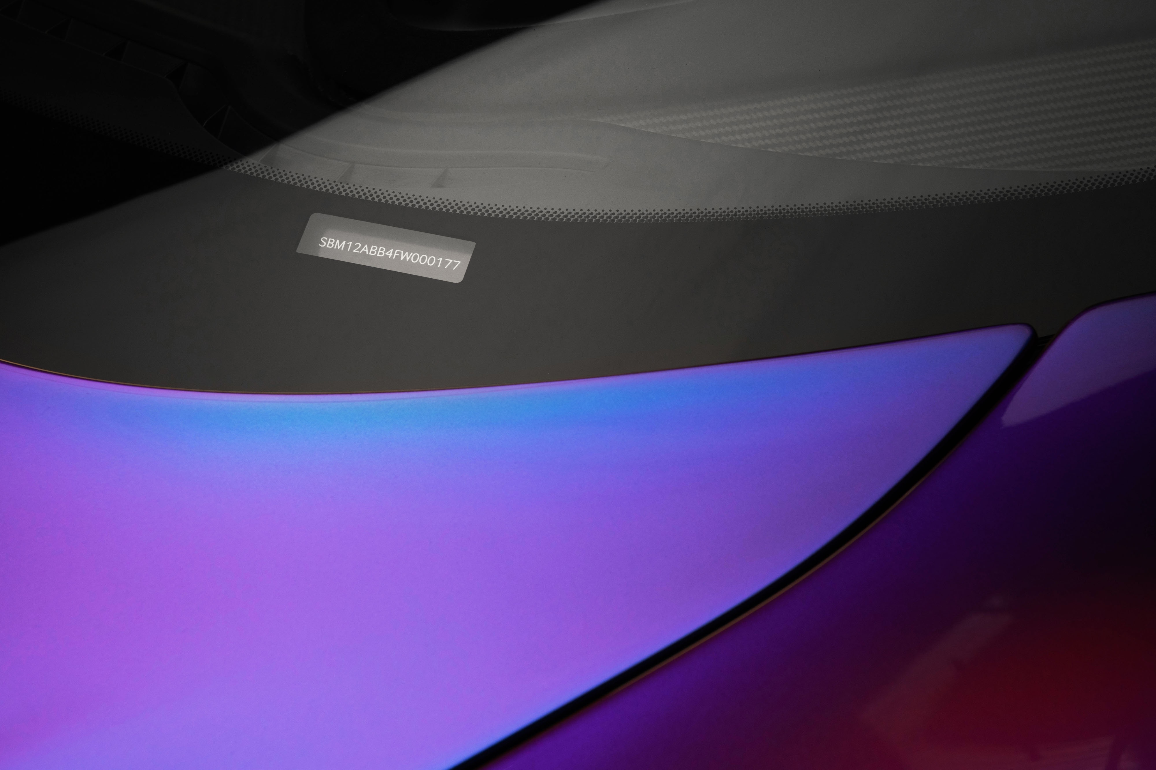 Mclaren,  mclaren p1,  p1,  hypercar,  hybrid,  Ferrari,  Porsche,  Porsche 918 spyder,  918 spyder,  laferrari,  Ferrari laferrari,  Lamborghini,  rm Sotheby’s,  Sotheby,  dau gia,  sieu xe,  Maserati,  Bugatti,  Koenigsegg,  pagani,  mso,  Pacific Blue,  mso Pacific Blue,  Pearlescent anh 3