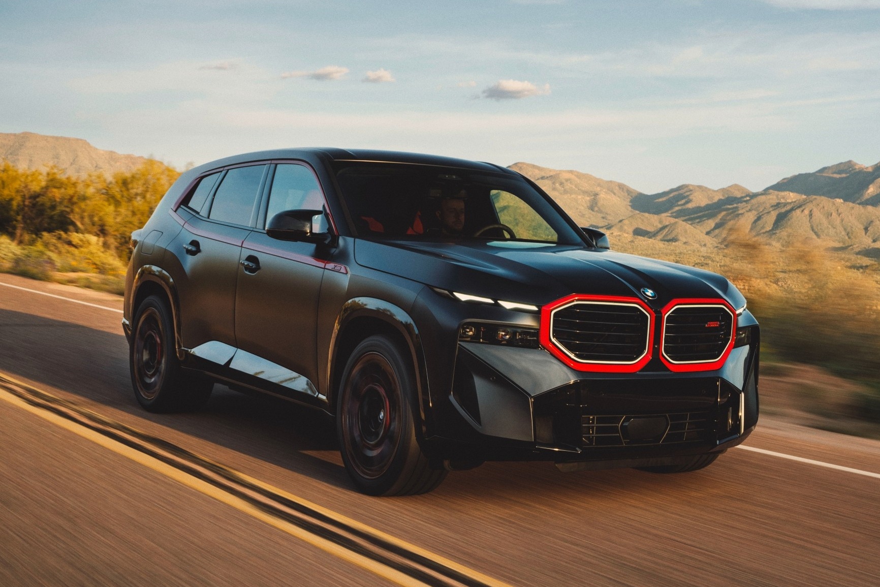 BMW XM Label Red duoc san xuat gioi han 500 chiec hinh anh