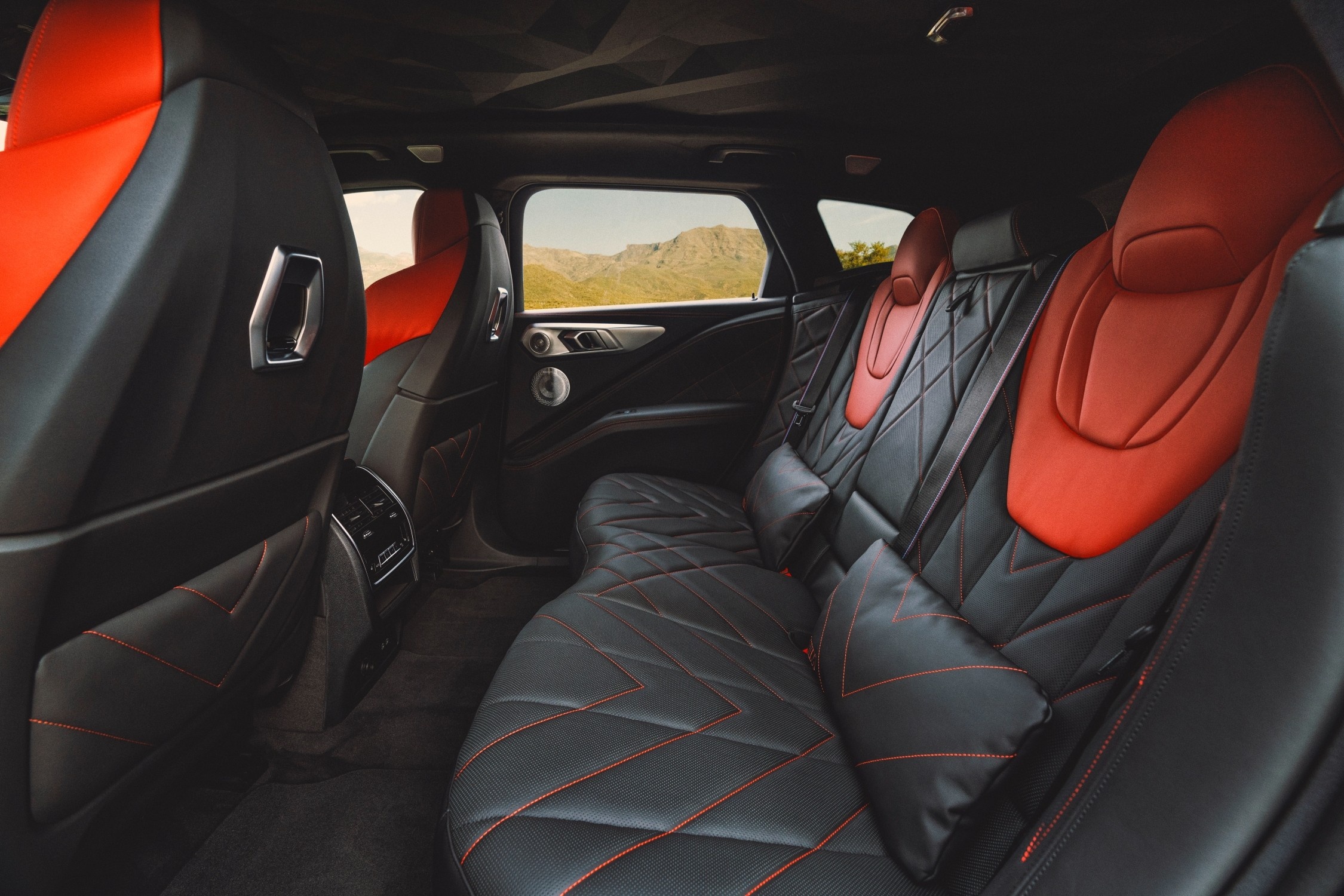 bmw,  bmw m,  bmw xm,  xm,  xm label red,  bmw xm label red,  suv,  full-size,  dia hinh,  hybrid,  hieu suat cao anh 14