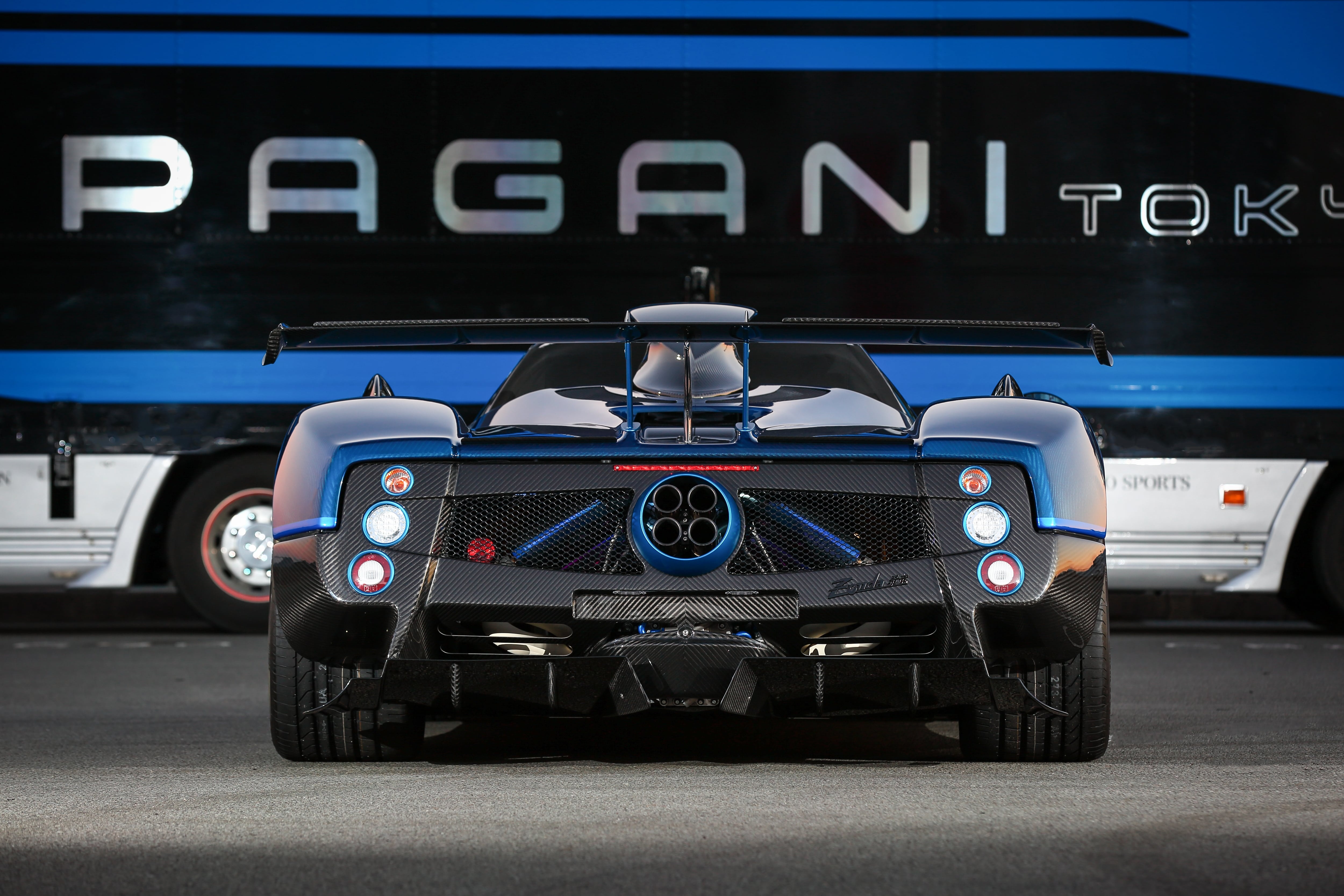 pagani,  zonda,  huayra,  huayra bc,  huayra roadster,  huayra roadster bc,  zonda roadster,  zonda roadster f,  zonda f,  kiryu,  zonda kiryu,  uno di uno,  singapore,  horacio pagani anh 11