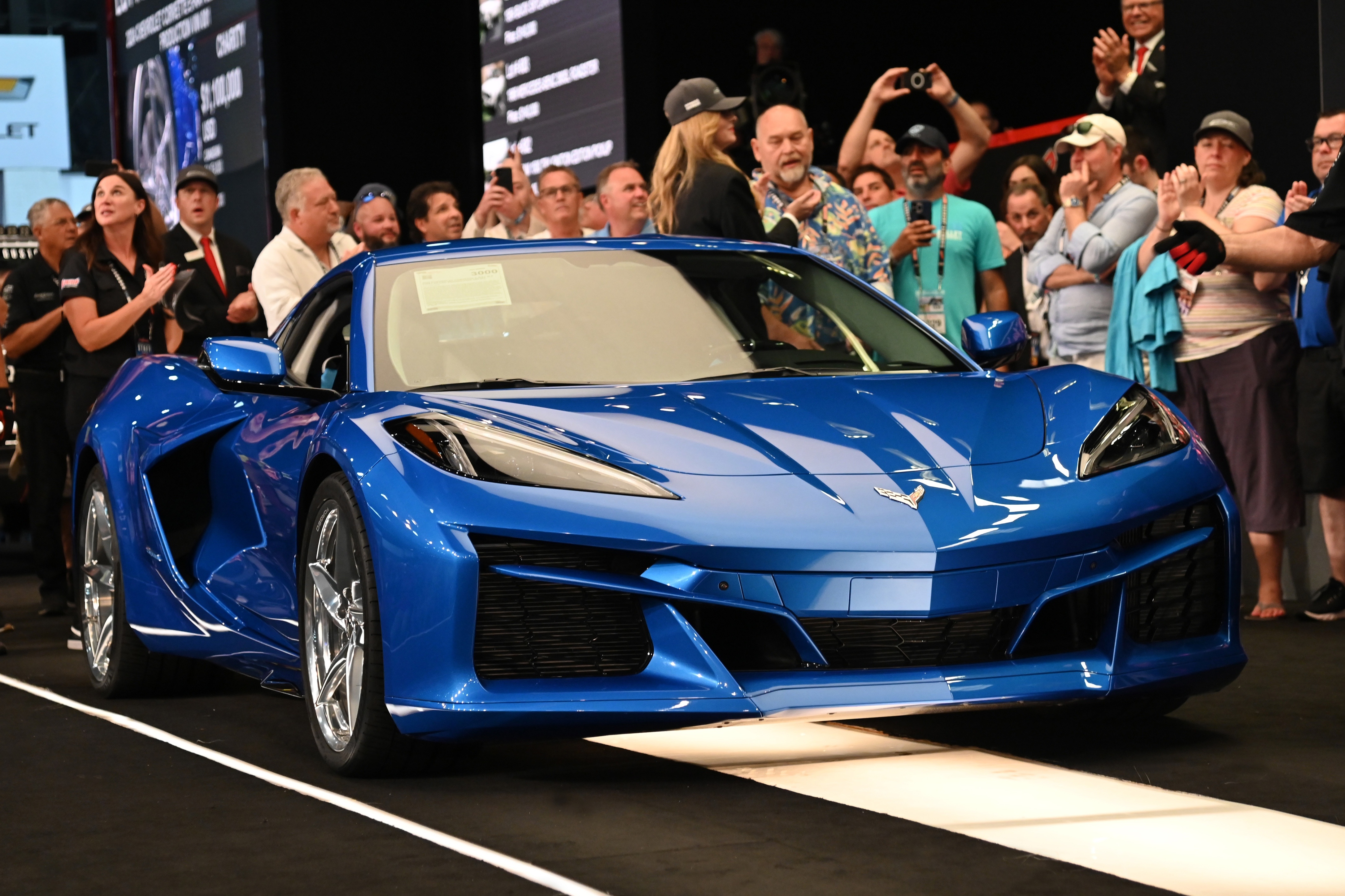 corvette,  chevrolet,  chevy,  corvette e-ray,  e-ray,  chevrolet corvette e-ray,  dau gia,  Barrett-Jackson,  dau tien,  sieu xe,  ky luc,  camaro,  ford,  mustang,  dodge,  charger,  challenger anh 8