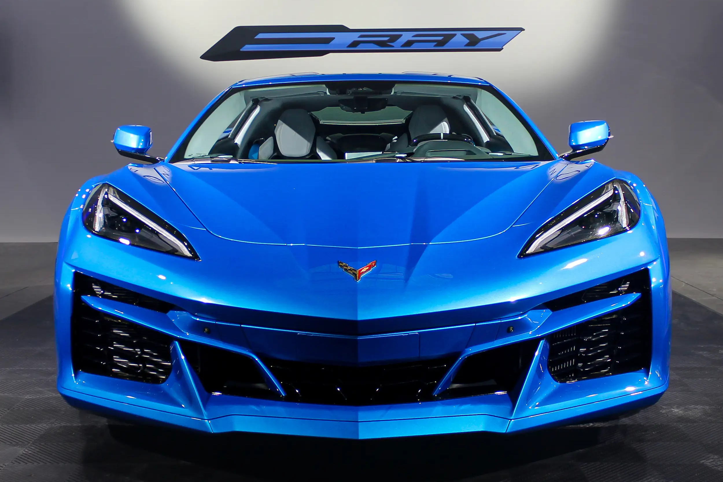 corvette,  chevrolet,  chevy,  corvette e-ray,  e-ray,  chevrolet corvette e-ray,  dau gia,  Barrett-Jackson,  dau tien,  sieu xe,  ky luc,  camaro,  ford,  mustang,  dodge,  charger,  challenger anh 6