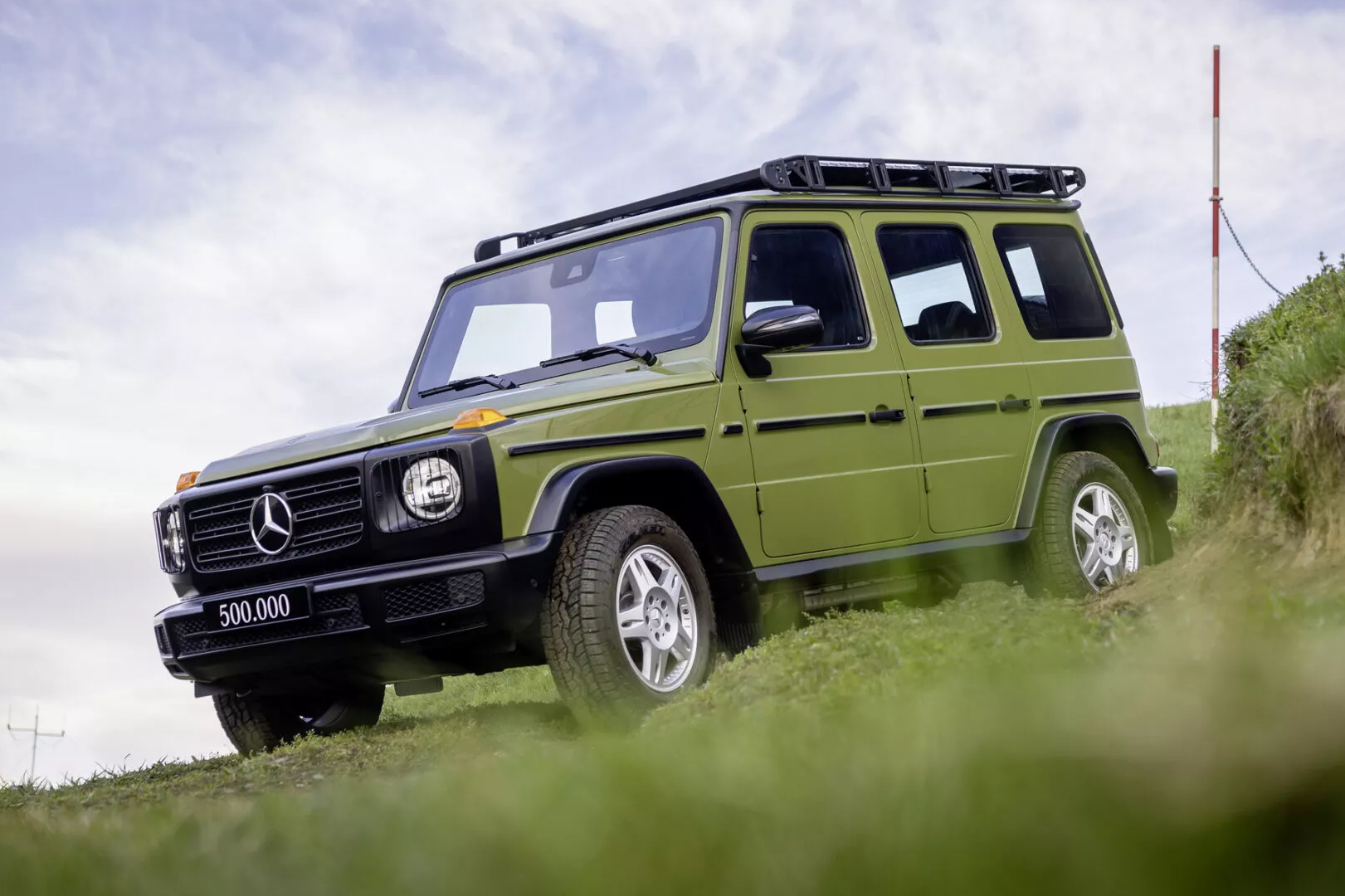 Can canh chiec Mercedes-Benz G-Class thu 500.000 duoc xuat xuong hinh anh