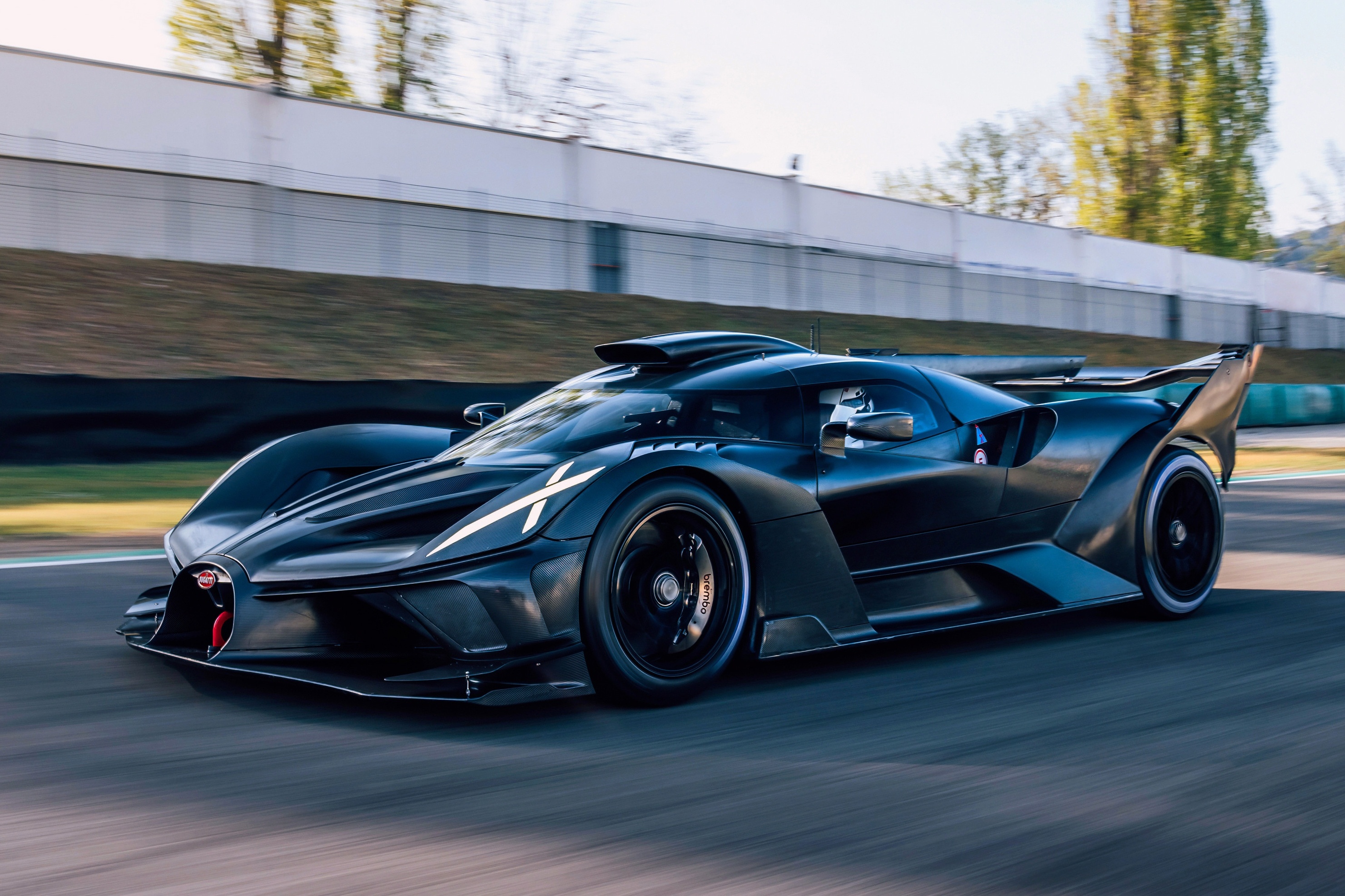 Can canh Bugatti Bolide phien ban thu nghiem hinh anh