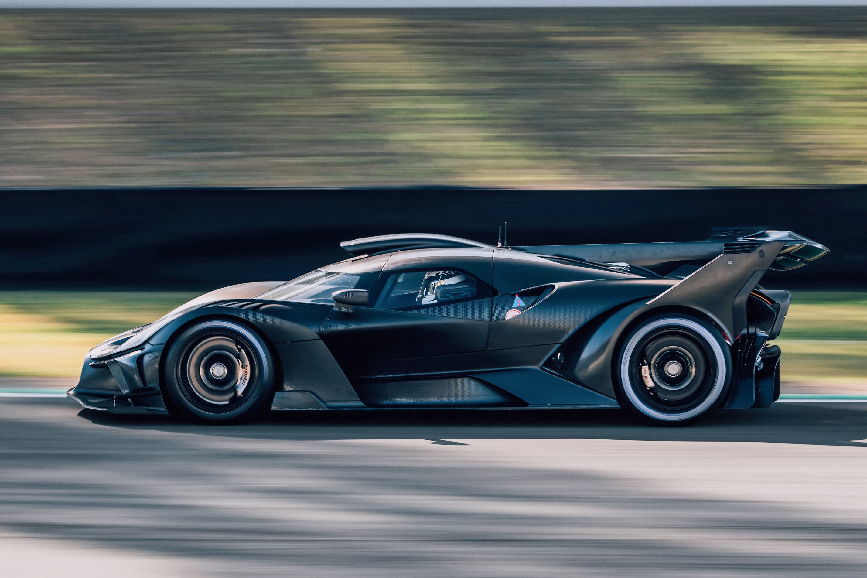 bugatti,  bolide,  divo,  chiron,  chiron sport,  chiron super sport,  centodieci,  chiron super sport 300+,  w16 mistral,  la voiture noire,  chiron profilee,  veyron,  hypercar,  sieu xe,  koenigsegg,  pagani,  lamborghini,  ferrari,  mclaren,  aston martin,  maserati,  porsche anh 8