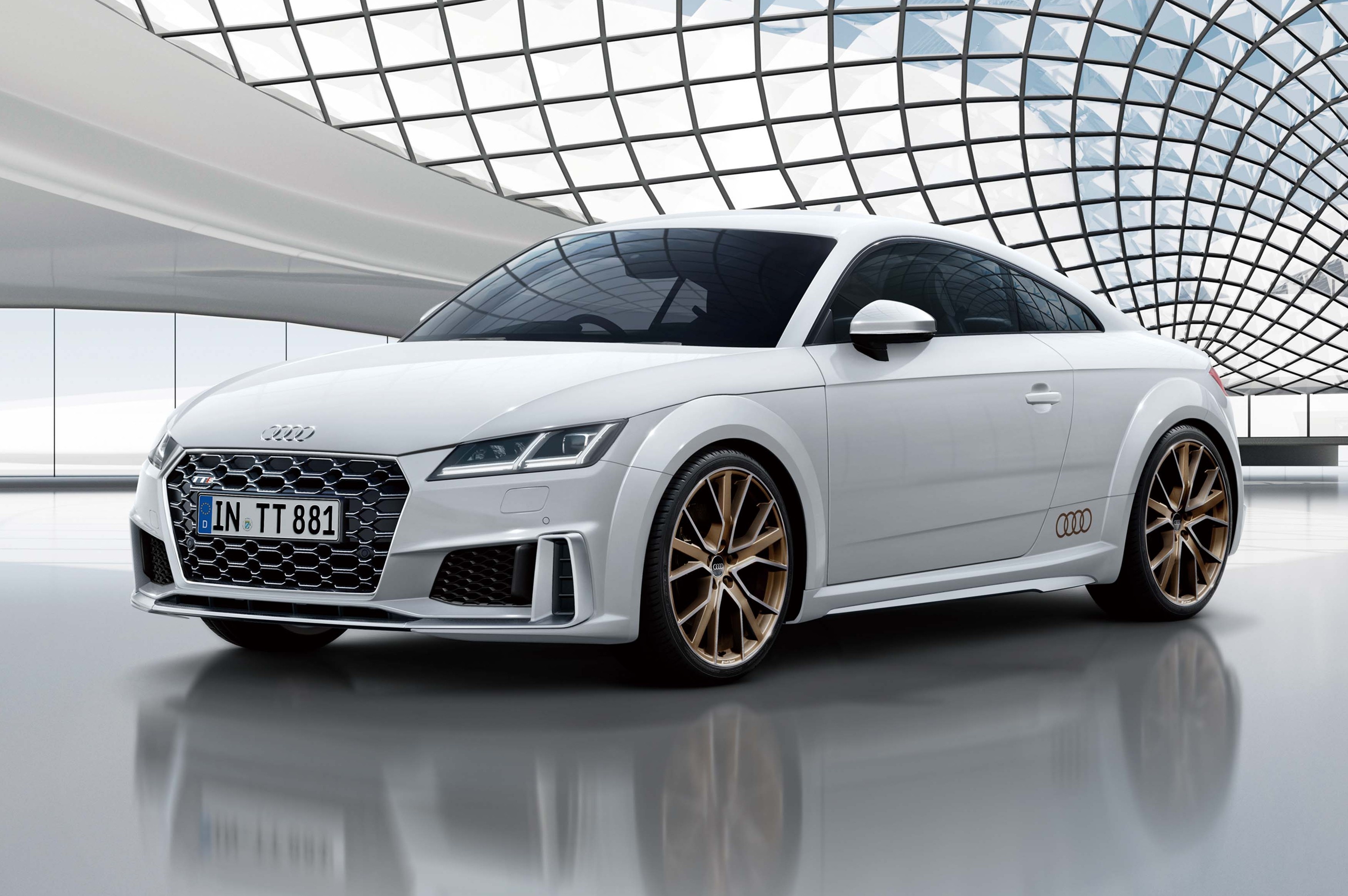 Audi TTS Coupe Memorial Edition duoc san xuat gioi han 100 chiec hinh anh