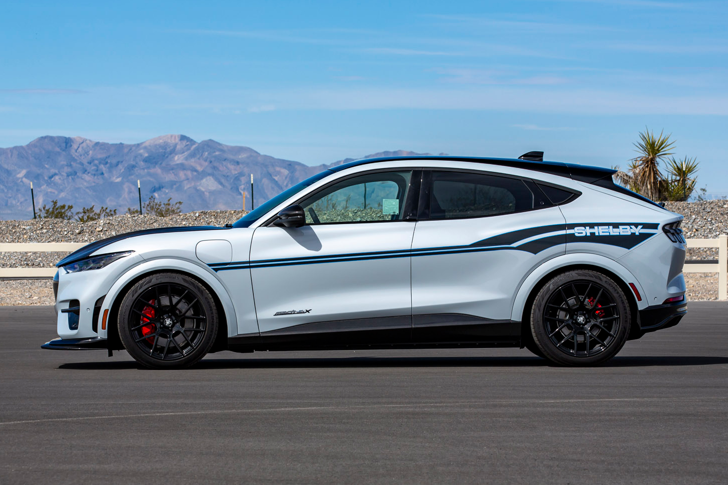 ford,  ford mustang,  mustang mach-e,  mach-e,  shelby mustang,  shelby,  shelby mustang mach-e,  xe dien,  Jaguar I-PACE,  tesla,  tesla model y,  model y,  mach-e gt anh 3