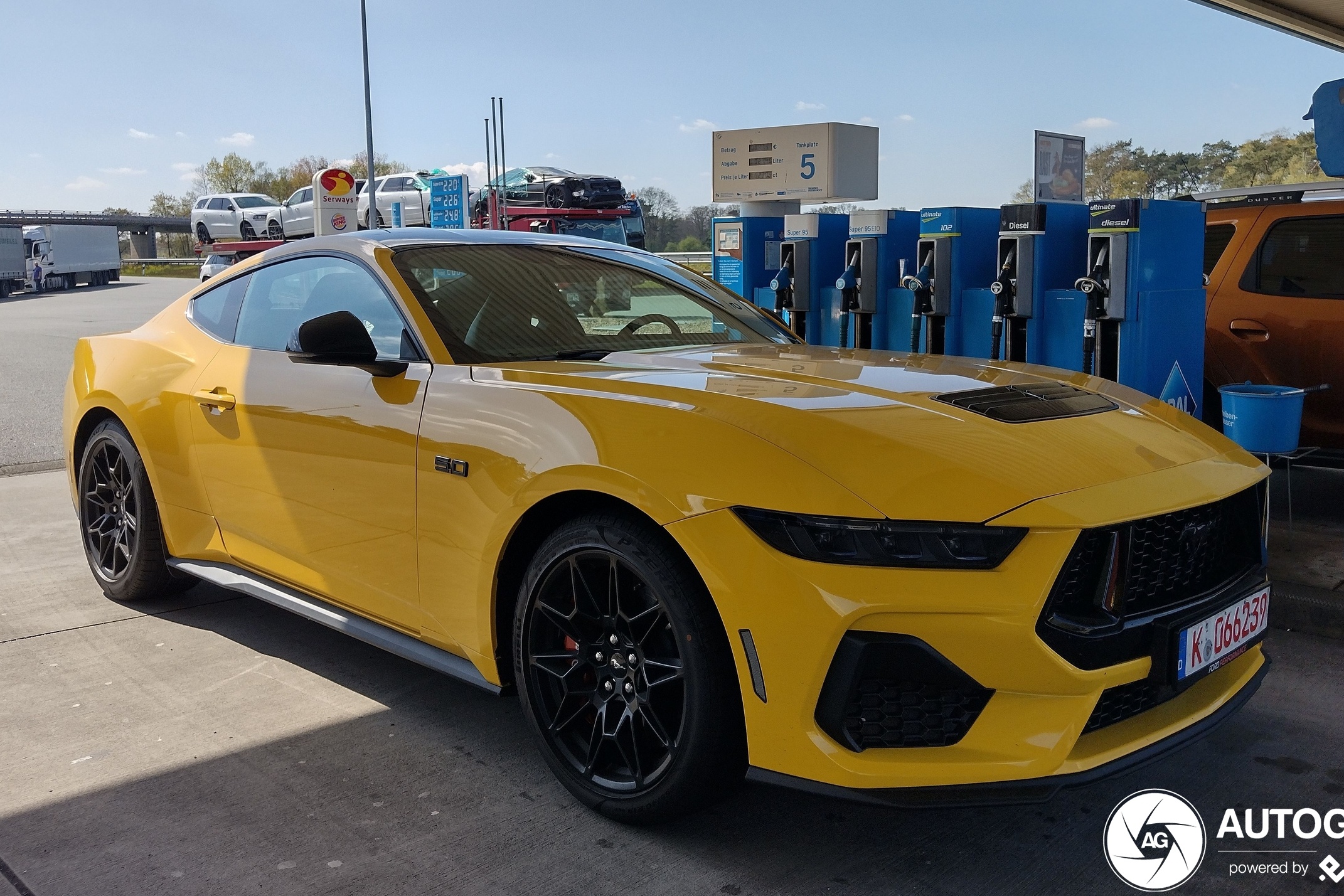 Ford Mustang GT 2024 xuat hien tren duong pho hinh anh