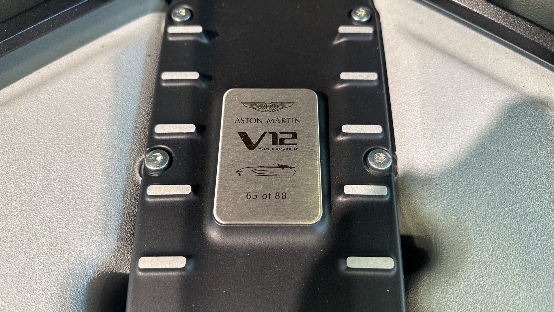 aston martin,  v12 vantage,  v12 speedster,  speedster,  siêu xe,  dbr1,  cc100 speedster,  lamborghini,  ferrari,  mclaren,  maserati,  porsche,  bugatti,  koenigsegg,  pagani ảnh 26 aston martin,  v12 vantage,  v12 speedster,  speedster,  sieu xe,  dbr1,  cc100 speedster,  lamborghini,  ferrari,  mclaren,  maserati,  porsche,  bugatti,  koenigsegg,  pagani anh 26