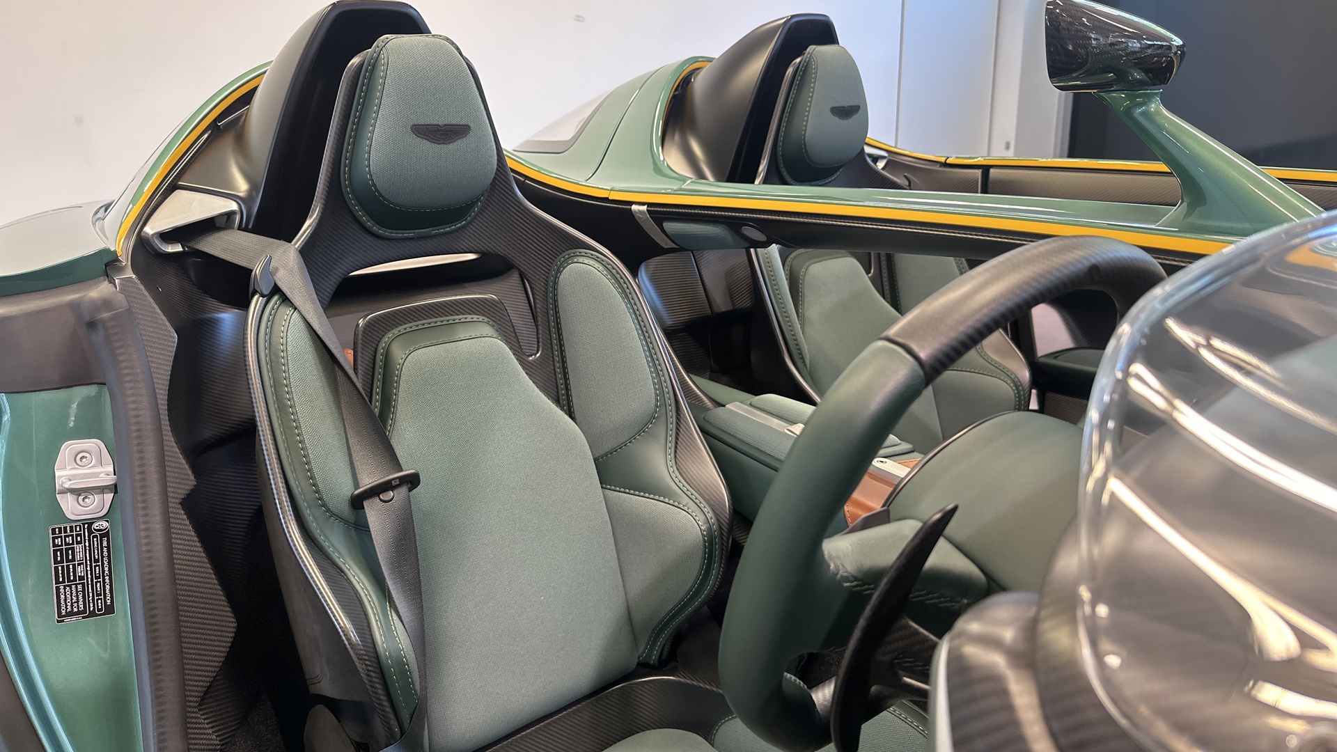 aston martin,  v12 vantage,  v12 speedster,  speedster,  siêu xe,  dbr1,  cc100 speedster,  lamborghini,  ferrari,  mclaren,  maserati,  porsche,  bugatti,  koenigsegg,  pagani ảnh 13 aston martin,  v12 vantage,  v12 speedster,  speedster,  sieu xe,  dbr1,  cc100 speedster,  lamborghini,  ferrari,  mclaren,  maserati,  porsche,  bugatti,  koenigsegg,  pagani anh 13