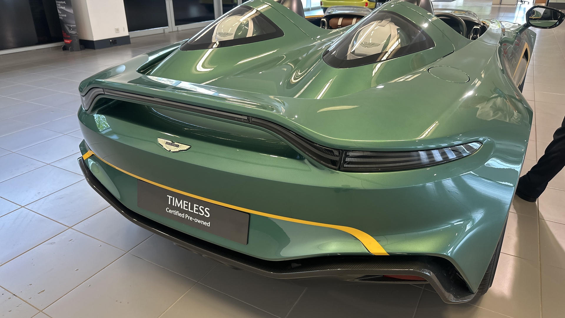 aston martin,  v12 vantage,  v12 speedster,  speedster,  siêu xe,  dbr1,  cc100 speedster,  lamborghini,  ferrari,  mclaren,  maserati,  porsche,  bugatti,  koenigsegg,  pagani ảnh 12 aston martin,  v12 vantage,  v12 speedster,  speedster,  sieu xe,  dbr1,  cc100 speedster,  lamborghini,  ferrari,  mclaren,  maserati,  porsche,  bugatti,  koenigsegg,  pagani anh 12