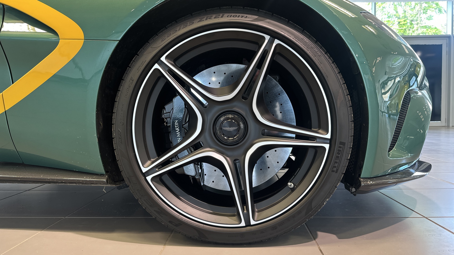 aston martin,  v12 vantage,  v12 speedster,  speedster,  siêu xe,  dbr1,  cc100 speedster,  lamborghini,  ferrari,  mclaren,  maserati,  porsche,  bugatti,  koenigsegg,  pagani ảnh 6 aston martin,  v12 vantage,  v12 speedster,  speedster,  sieu xe,  dbr1,  cc100 speedster,  lamborghini,  ferrari,  mclaren,  maserati,  porsche,  bugatti,  koenigsegg,  pagani anh 6
