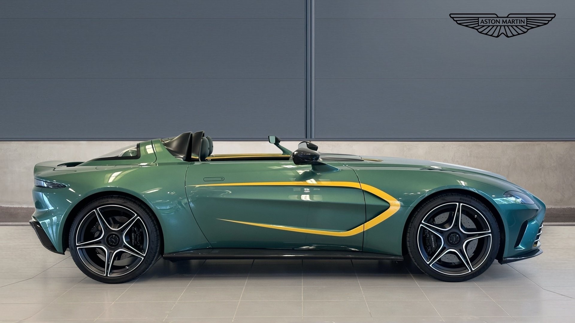 aston martin,  v12 vantage,  v12 speedster,  speedster,  siêu xe,  dbr1,  cc100 speedster,  lamborghini,  ferrari,  mclaren,  maserati,  porsche,  bugatti,  koenigsegg,  pagani ảnh 4 aston martin,  v12 vantage,  v12 speedster,  speedster,  sieu xe,  dbr1,  cc100 speedster,  lamborghini,  ferrari,  mclaren,  maserati,  porsche,  bugatti,  koenigsegg,  pagani anh 4