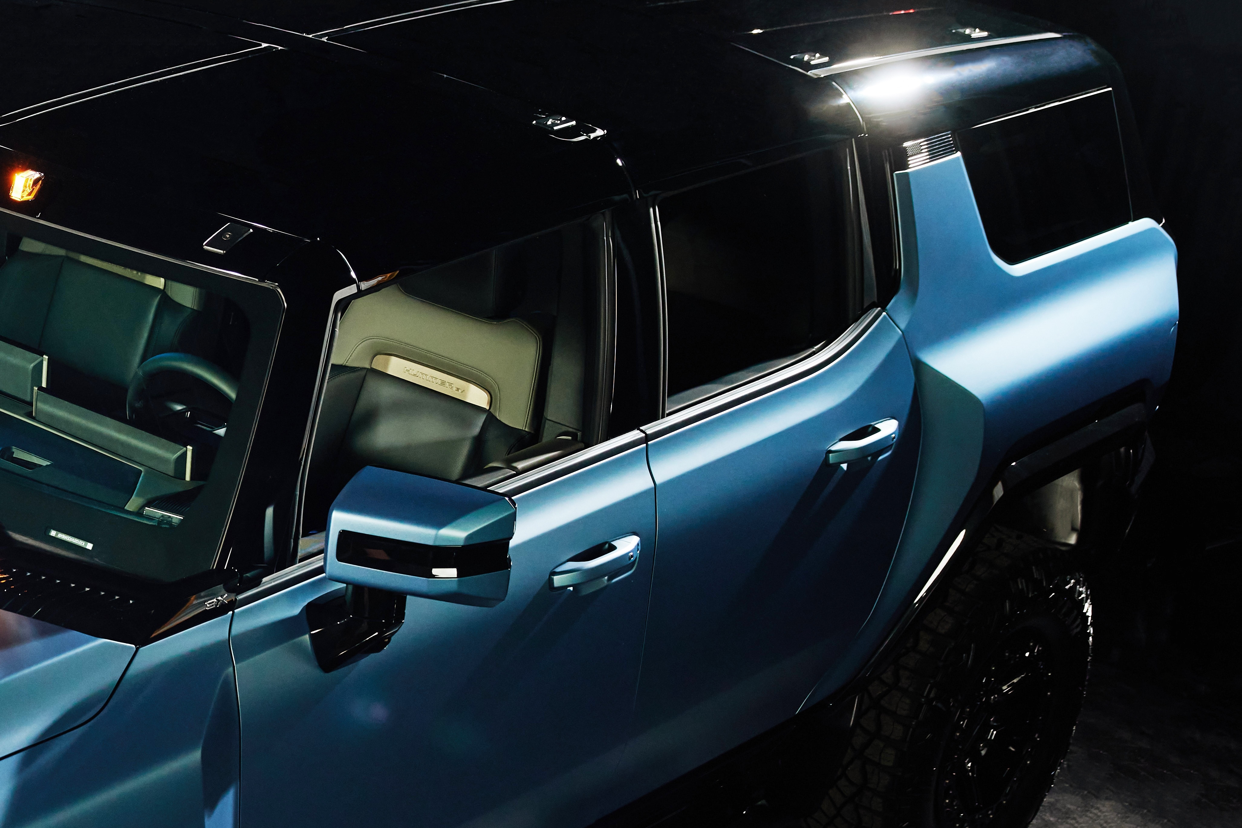 hummer,  hummer ev,  hummer ev omega edition,  omega,  omega edition,  gmc,  gmc hummer,  bán tải,  suv,  xe điện,  ev,  tesla,  cybertruck,  Neptune Blue Matte,  neptune,  hải vương ảnh 2 hummer,  hummer ev,  hummer ev omega edition,  omega,  omega edition,  gmc,  gmc hummer,  ban tai,  suv,  xe dien,  ev,  tesla,  cybertruck,  Neptune Blue Matte,  neptune,  hai vuong anh 2