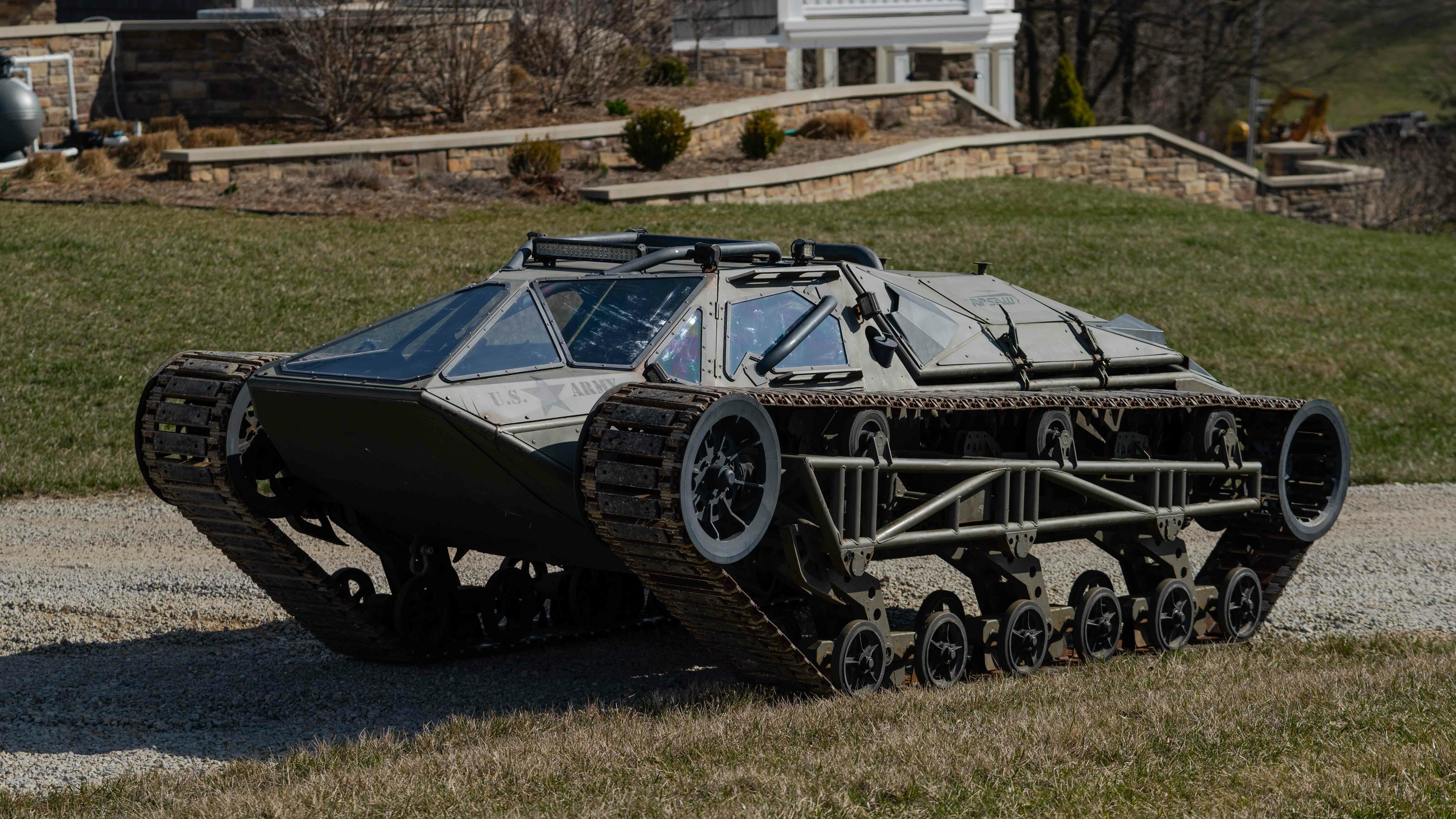 howe,  howe & howe,  ripsaw,  fast furious,  fast & furious,  xe tăng,  xe địa hình,  bánh xích,  siêu xe,  mecum,  đấu giá ảnh 1 howe,  howe & howe,  ripsaw,  fast furious,  fast & furious,  xe tang,  xe dia hinh,  banh xich,  sieu xe,  mecum,  dau gia anh 1