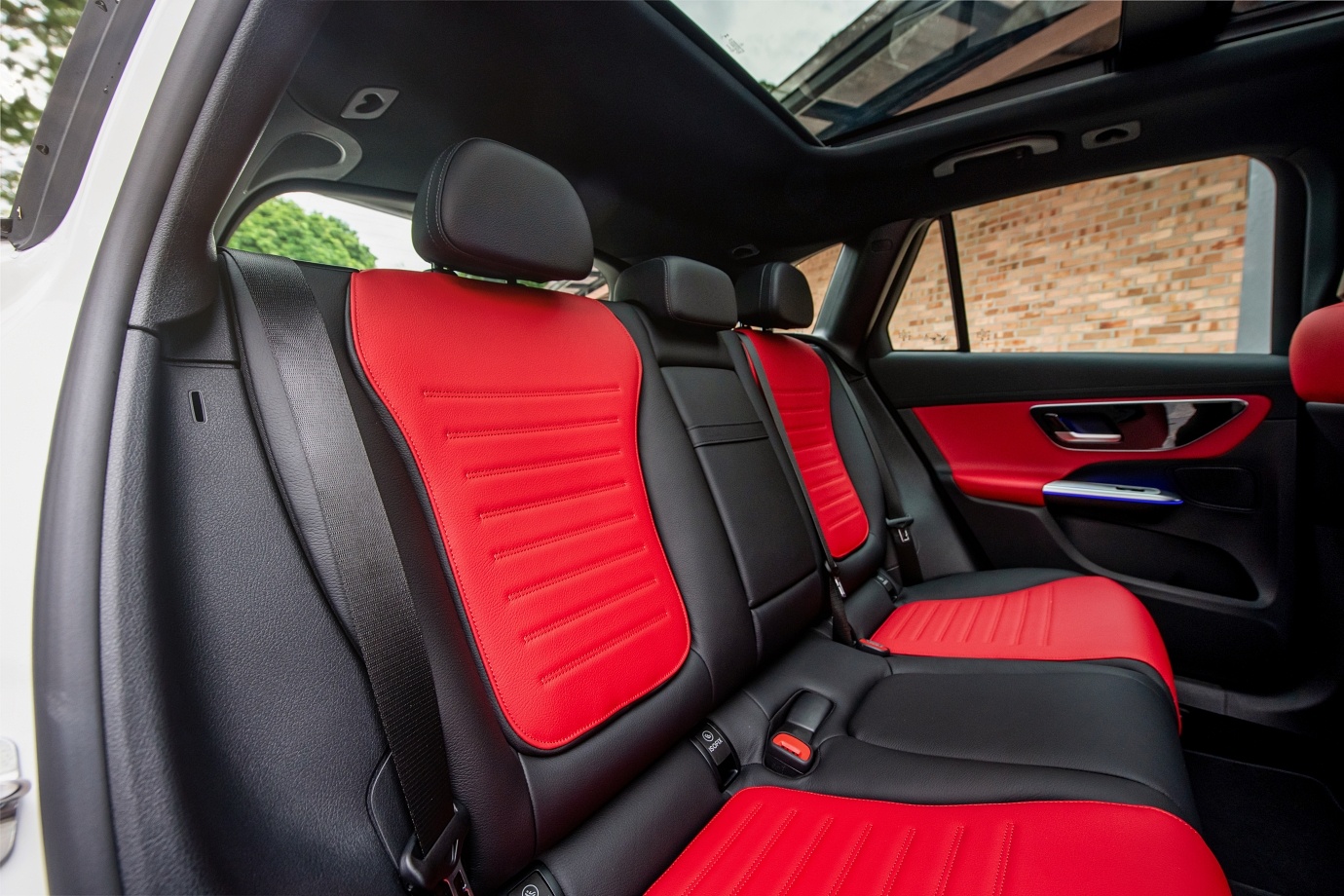 mercedes,  benz,  glc,  glc thế hệ mới,  glc300,  glc200,  gle,  gls,  maybach,  suv,  glc300e,  hybrid,  suv,  xe sang,  audi,  bmw,  singapore ảnh 5 mercedes,  benz,  glc,  glc the he moi,  glc300,  glc200,  gle,  gls,  maybach,  suv,  glc300e,  hybrid,  suv,  xe sang,  audi,  bmw,  singapore anh 5