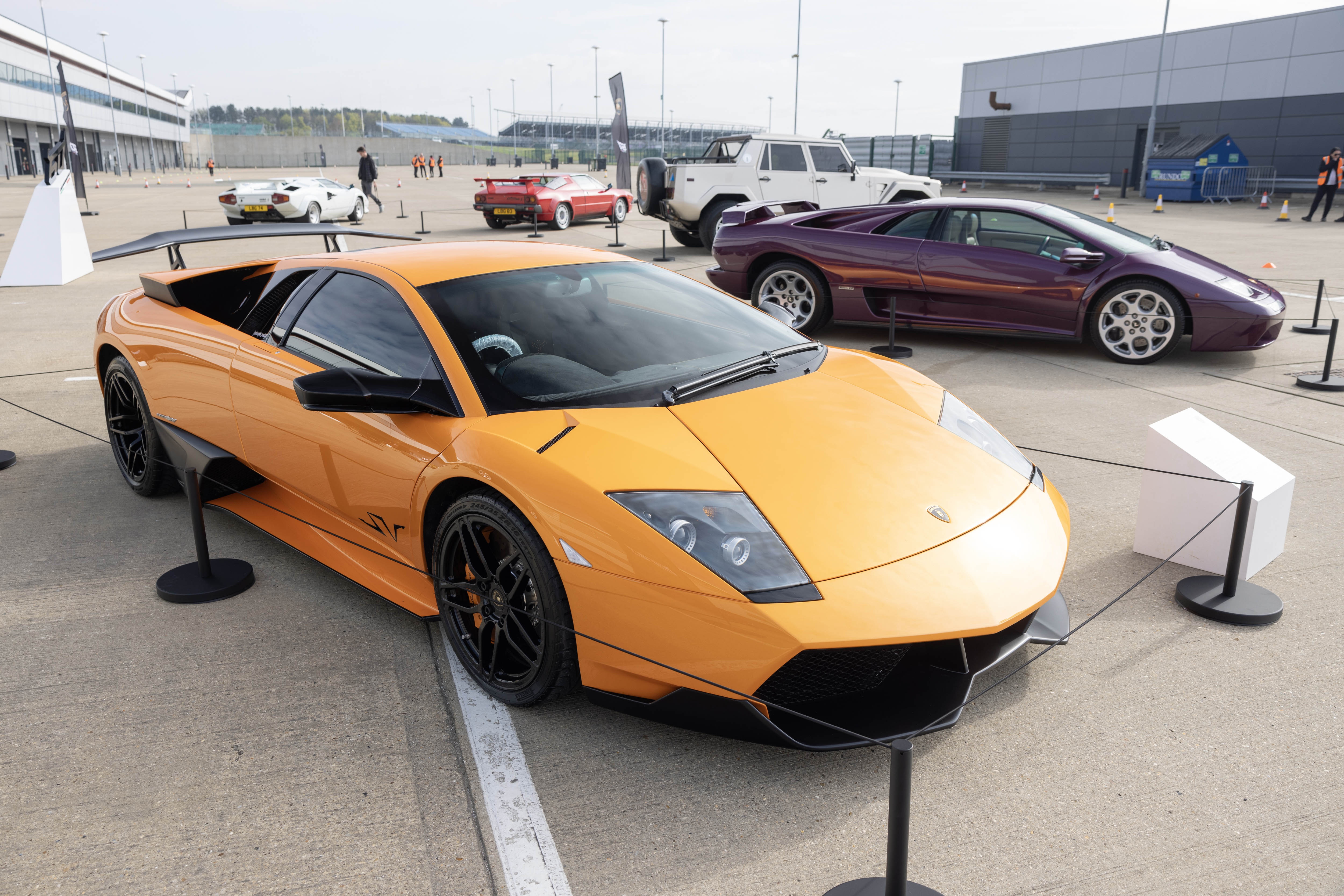 lamborghini,  lamborghini day,  sieu xe,  gallardo,  murcielago,  huracan,  aventador,  revuelto,  miura,  countach,  diablo,  espada,  350 gt,  400 gt,  lm002,  ferrari,  mclaren,  aston martin,  bugatti,  pagani,  koenigsegg,  porsche,  maserati anh 15