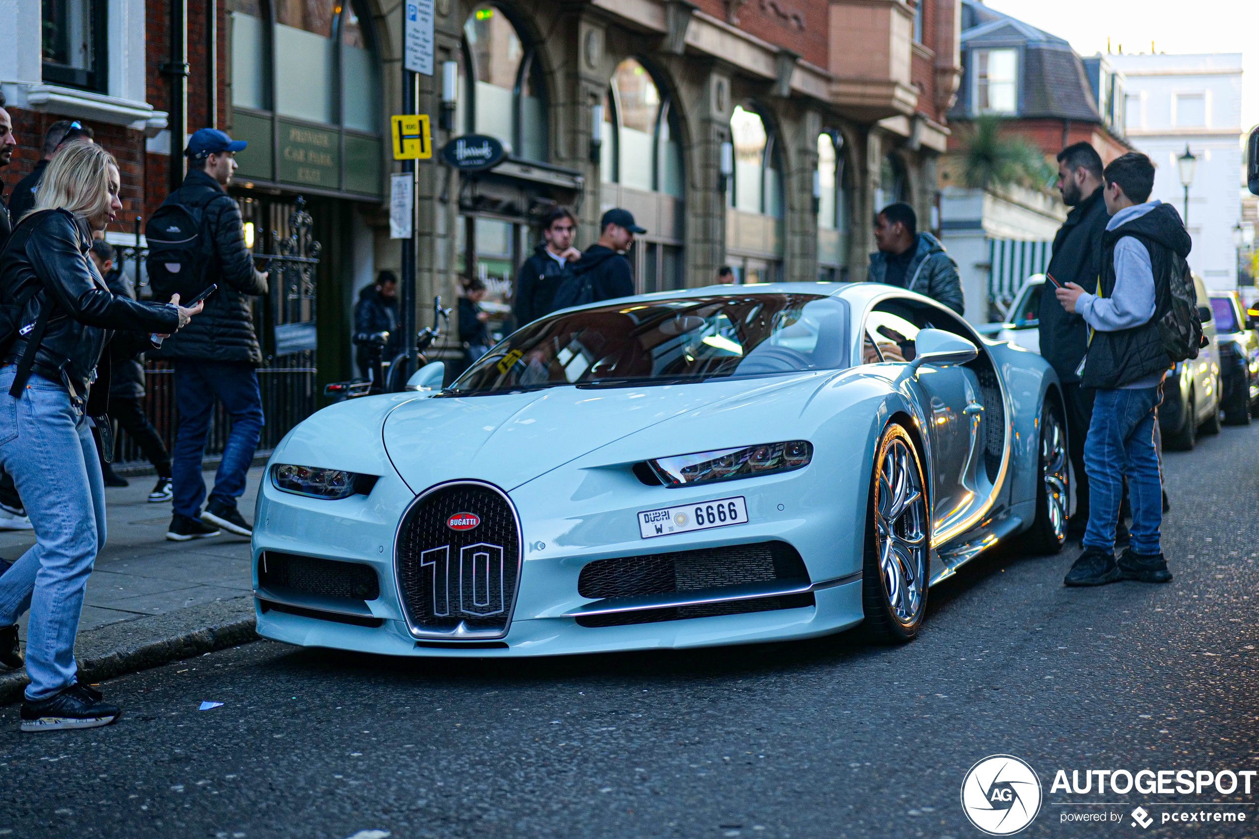 bugatti,  chiron,  bugatti chiron,  chiron Vainqueur de Coeur,  Vainqueur de Coeur,  hypercar,  sieu xe,  supercar,  koenigsegg,  pagani,  lamborghini,  mclaren,  ferrari,  aston martin,  porsche,  maserati anh 11