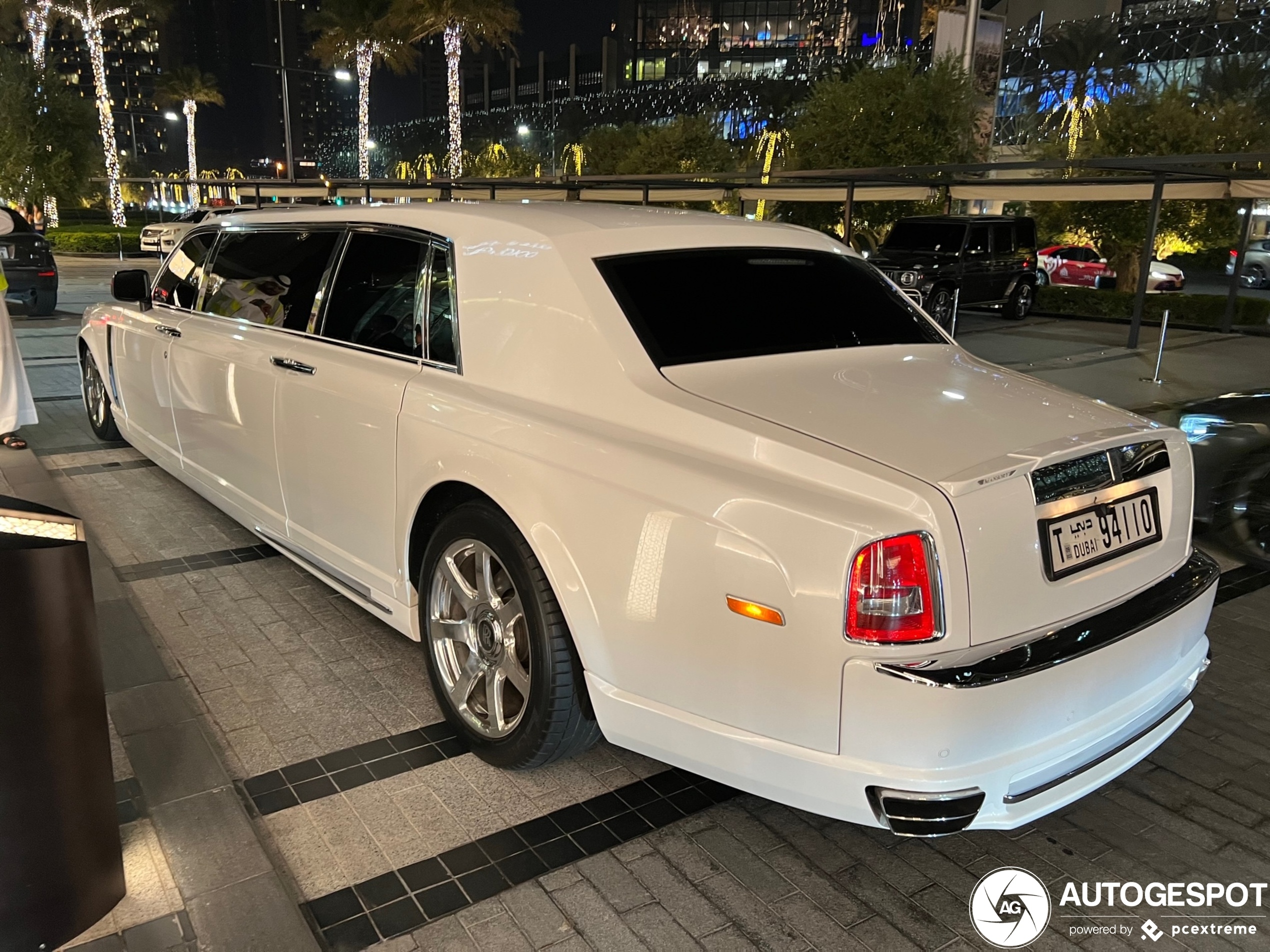 rolls-royce,  phantom,  rolls-royce phantom,  phantom limo,  phantom limousine,  mansory,  conquistador,  mansory conquistador,  phantom mansory,  phantom mansory conquistador,  xe do,  sieu xe,  xe sieu sang,  bentley,  dubai,  uae anh 6