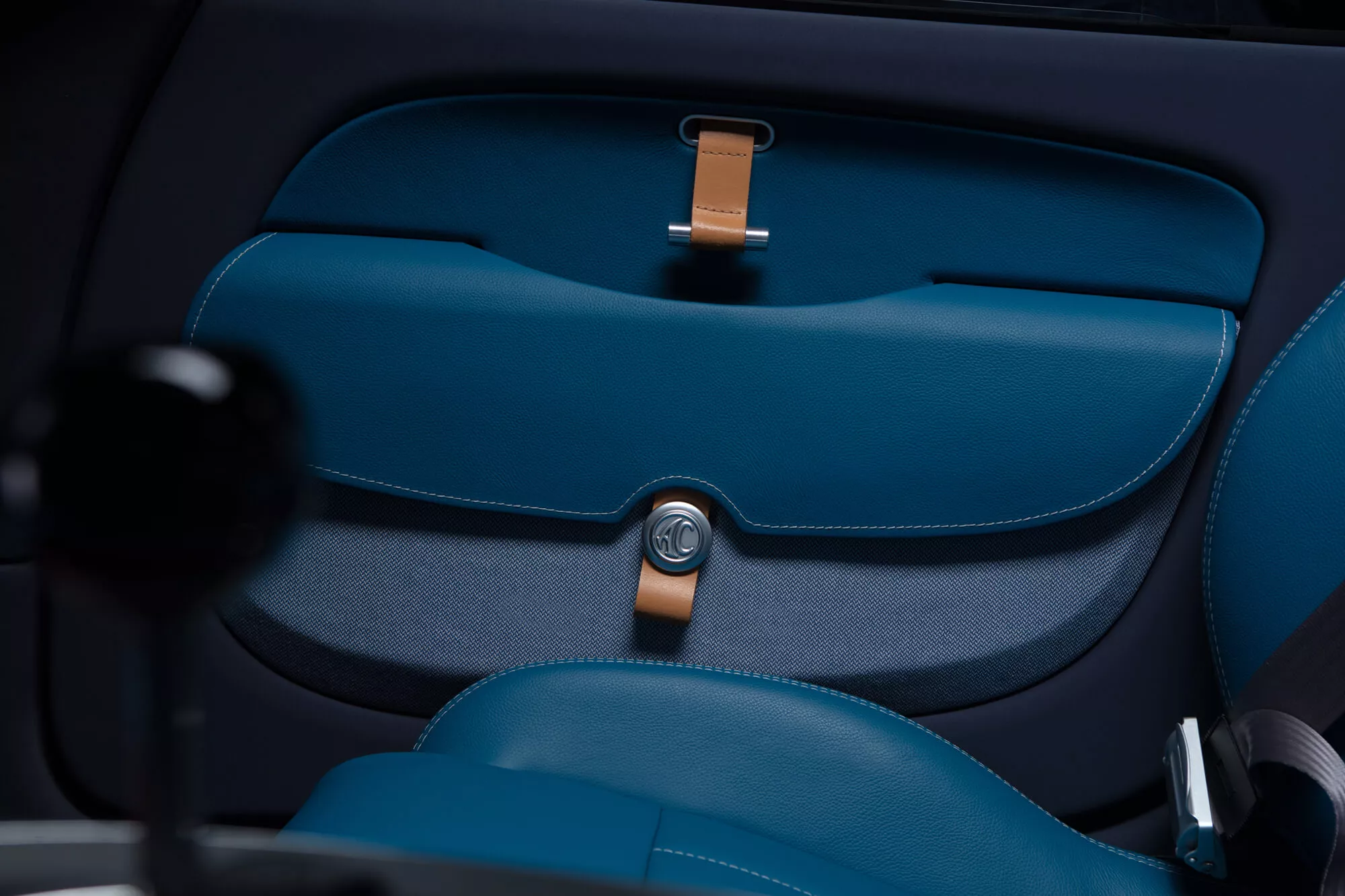 ac,  ac cars,  ac cobra,  cobra gt,  cobra gt roadster,  ac cobra gt,  ac cobra gt roadster,  sieu xe,  xe the thao,  xe dua,  lamborghini,  mclaren,  ferrari,  maserati,  aston martin,  porsche,  bugatti,  koenigsegg,  pagani anh 12