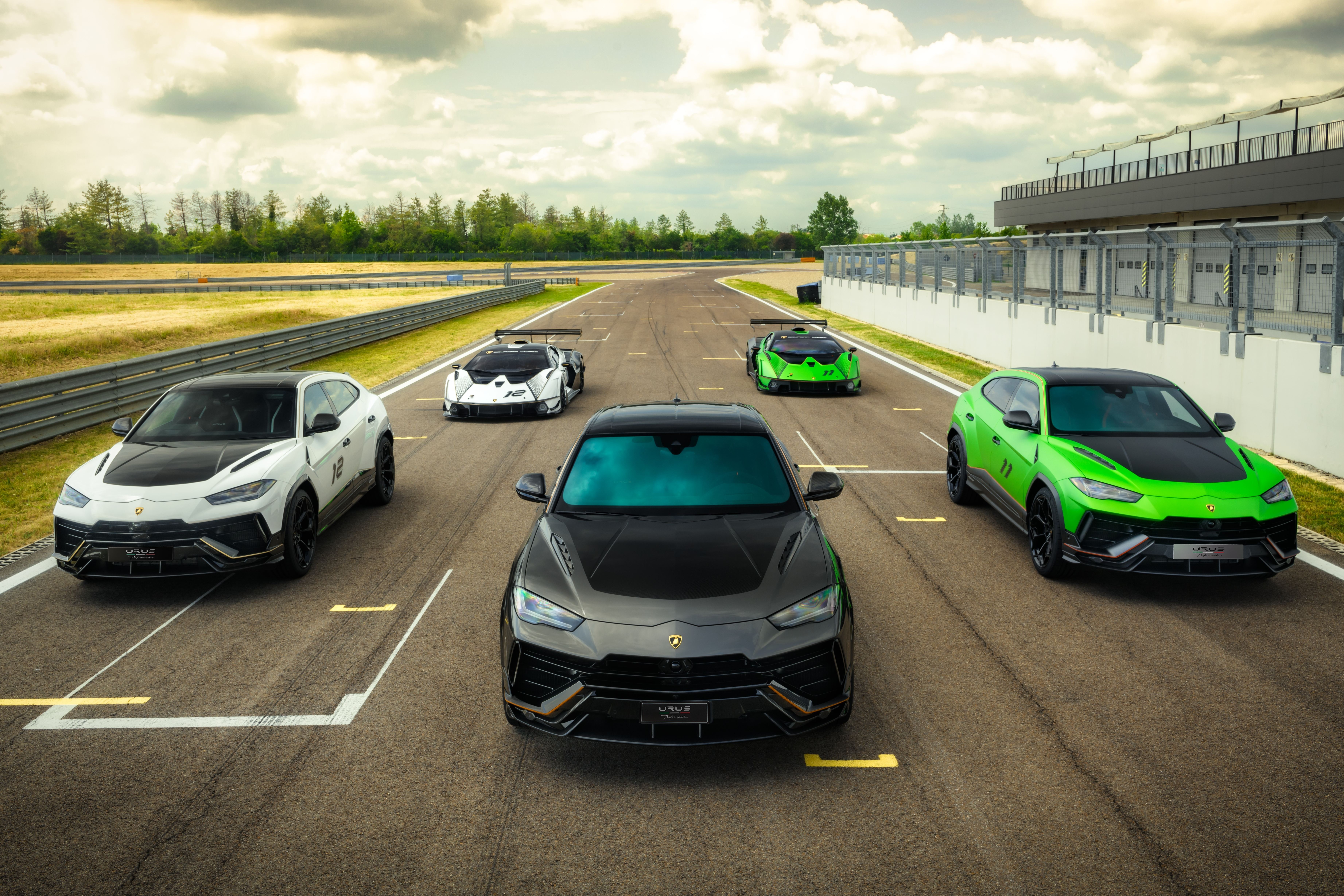 lamborghini,  urus,  urus performante,  lamborghini urus,  lamborghini urus performante,  suv,  siêu xe,  siêu suv,  hiệu suất cao,  scv12,  essenza,  essenza scv12,  urus performante essenza scv12,  ad personam,  ferrari,  mclaren,  porsche,  maserati,  aston martin,  bugatti,  pagani,  koenigsegg ảnh 1 lamborghini,  urus,  urus performante,  lamborghini urus,  lamborghini urus performante,  suv,  sieu xe,  sieu suv,  hieu suat cao,  scv12,  essenza,  essenza scv12,  urus performante essenza scv12,  ad personam,  ferrari,  mclaren,  porsche,  maserati,  aston martin,  bugatti,  pagani,  koenigsegg anh 1