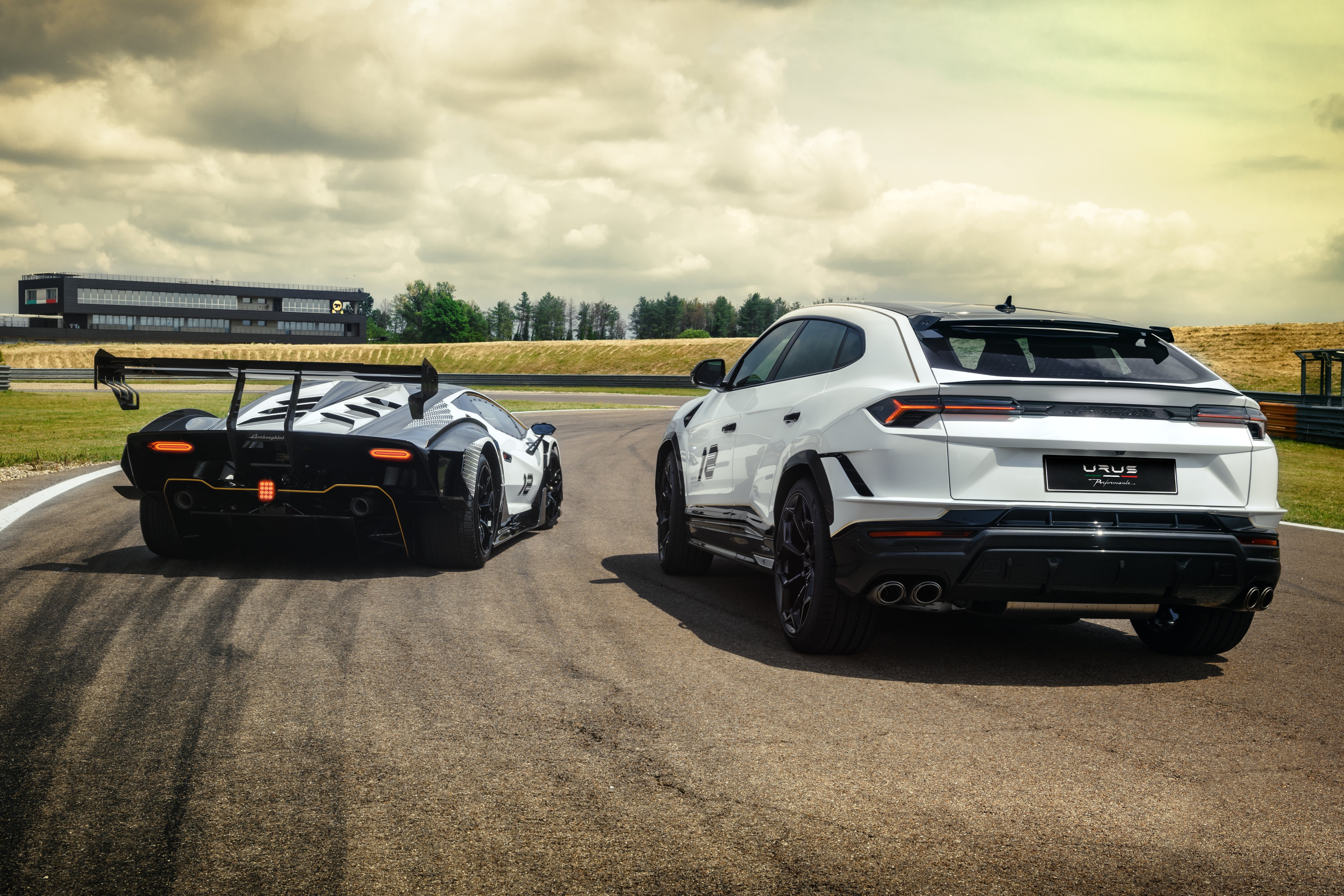 lamborghini,  urus,  urus performante,  lamborghini urus,  lamborghini urus performante,  suv,  siêu xe,  siêu suv,  hiệu suất cao,  scv12,  essenza,  essenza scv12,  urus performante essenza scv12,  ad personam,  ferrari,  mclaren,  porsche,  maserati,  aston martin,  bugatti,  pagani,  koenigsegg ảnh 6 lamborghini,  urus,  urus performante,  lamborghini urus,  lamborghini urus performante,  suv,  sieu xe,  sieu suv,  hieu suat cao,  scv12,  essenza,  essenza scv12,  urus performante essenza scv12,  ad personam,  ferrari,  mclaren,  porsche,  maserati,  aston martin,  bugatti,  pagani,  koenigsegg anh 6