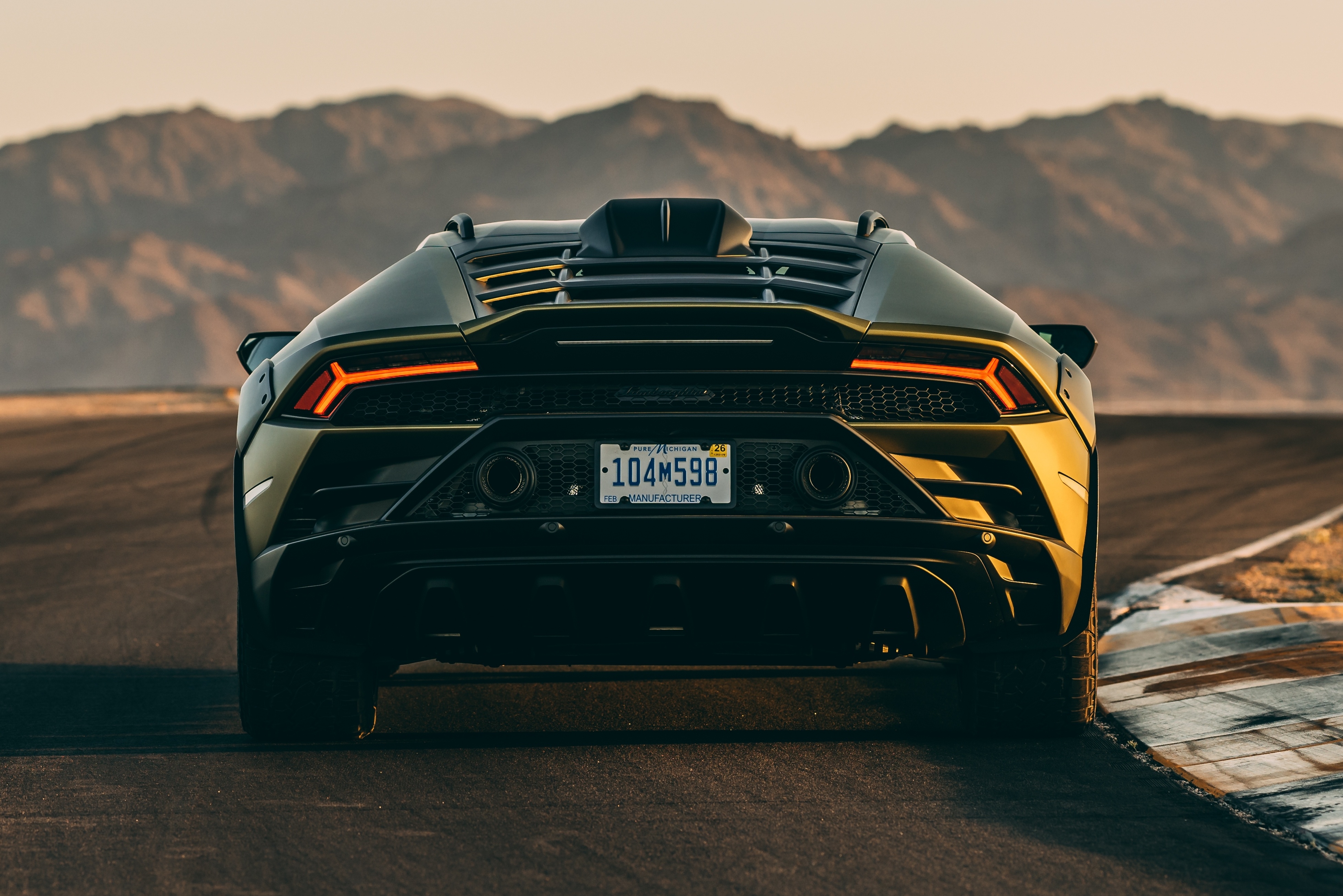 lamborghini,  huracan,  sterrato,  huracan sterrato,  aventador,  revuelto,  urus,  gallardo,  murcielago,  sieu xe,  dia hinh,  off-road,  offroad,  ferrari,  mclaren,  aston martin,  porsche,  maserati,  bugatti,  pagani,  koenigsegg anh 15