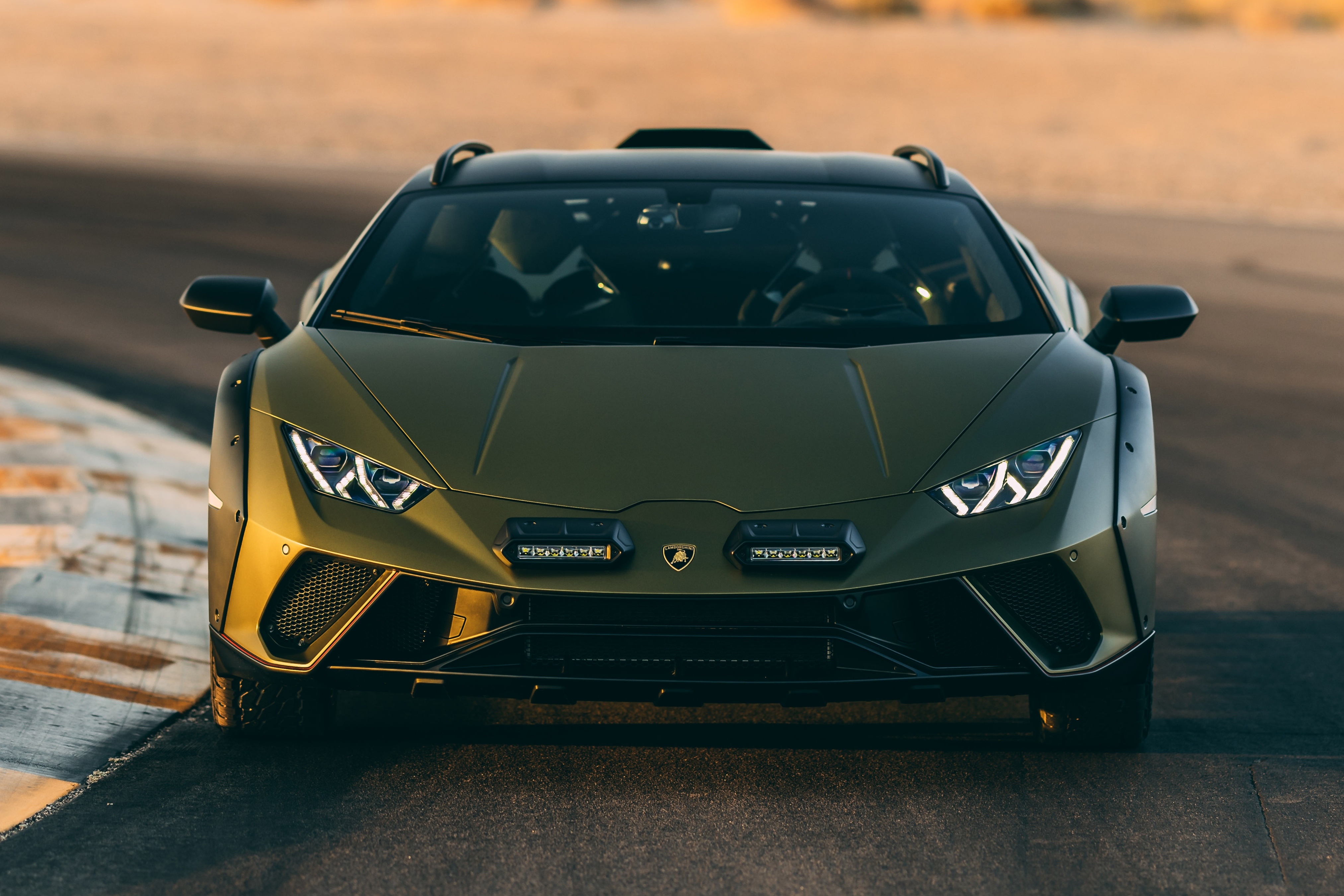 lamborghini,  huracan,  sterrato,  huracan sterrato,  aventador,  revuelto,  urus,  gallardo,  murcielago,  sieu xe,  dia hinh,  off-road,  offroad,  ferrari,  mclaren,  aston martin,  porsche,  maserati,  bugatti,  pagani,  koenigsegg anh 3