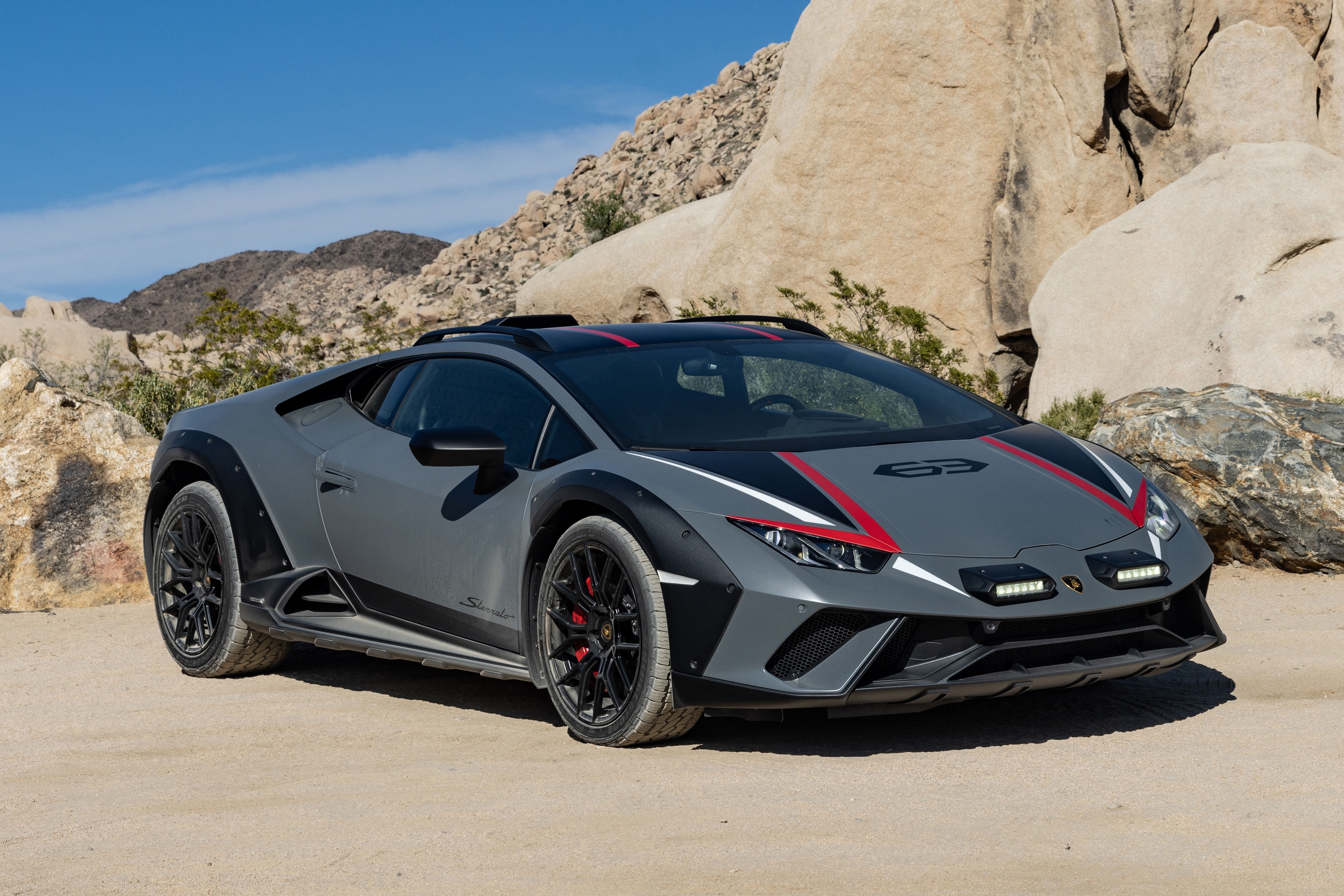 lamborghini,  huracan,  sterrato,  huracan sterrato,  aventador,  revuelto,  urus,  gallardo,  murcielago,  sieu xe,  dia hinh,  off-road,  offroad,  ferrari,  mclaren,  aston martin,  porsche,  maserati,  bugatti,  pagani,  koenigsegg anh 10