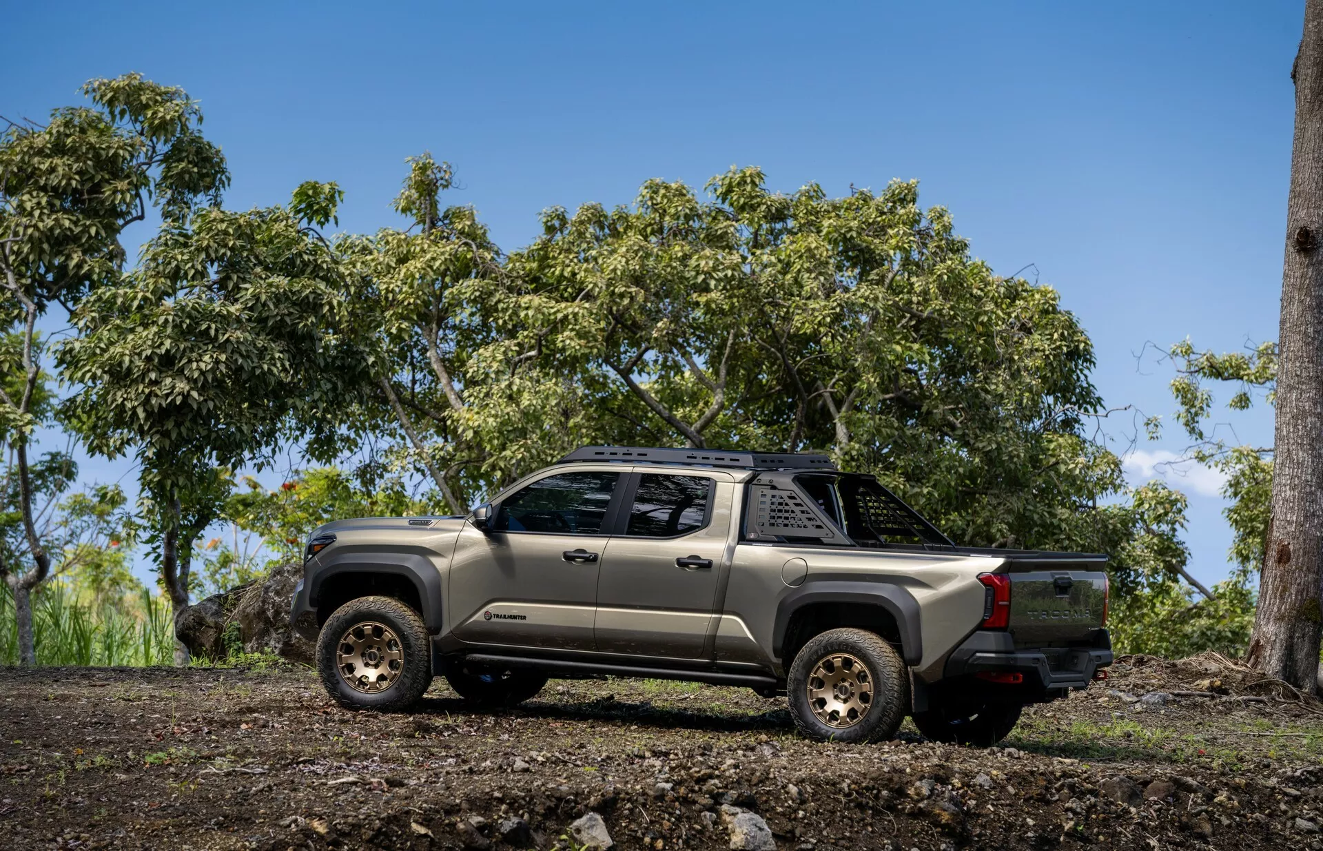 toyota,  tacoma,  toyota tacoma,  tacoma trailhunter,  trailhunter,  toyota tacoma trailhunter,  ban tai,  dia hinh,  xe ban tai,  pick-up,  pickup,  trd,  trd pro,  tacoma trd pro,  ford,  ranger,  mitsubishi,  triton,  toyota hilux anh 2