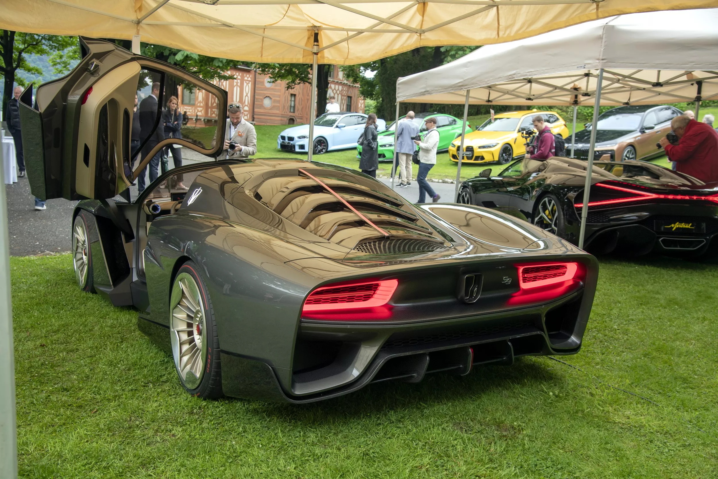 hongqi,  hongqi s9,  Silk-FAW,  silk,  faw,  siêu xe,  xe điện,  hybrid,  lamborghini,  ferrari,  mclaren,  aston martin,  porsche,  maserati,  bugatti,  pagani,  koenigsegg ảnh 6 hongqi,  hongqi s9,  Silk-FAW,  silk,  faw,  sieu xe,  xe dien,  hybrid,  lamborghini,  ferrari,  mclaren,  aston martin,  porsche,  maserati,  bugatti,  pagani,  koenigsegg anh 6