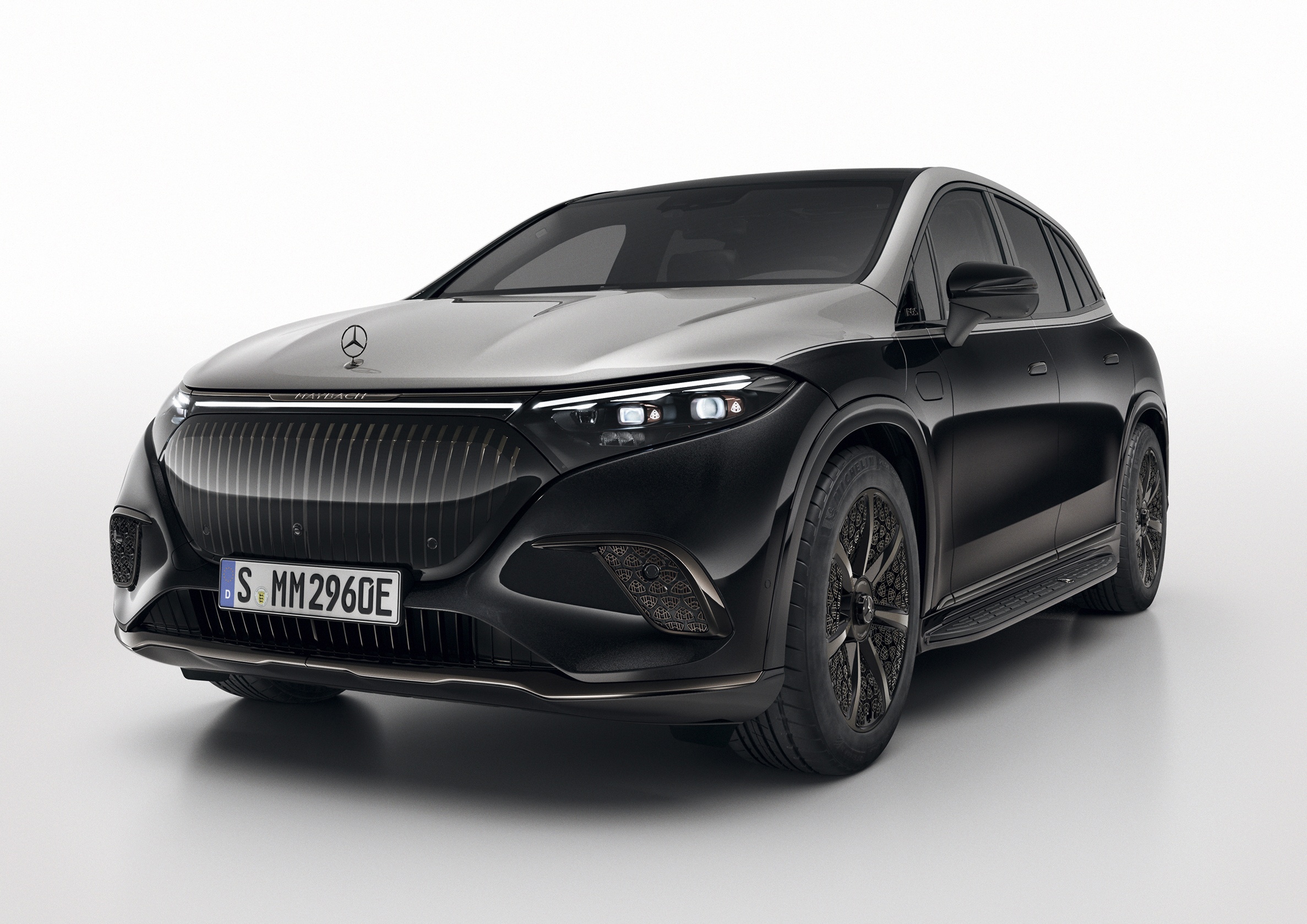 maybach,  mercedes,  benz,  amg,  mercedes-maybach,  s-class,  gls,  eqs,  eqs suv,  night series,  black series,  maybach night series,  sieu sang,  suv,  sedan,  rolls-royce,  bentley,  black badge anh 9