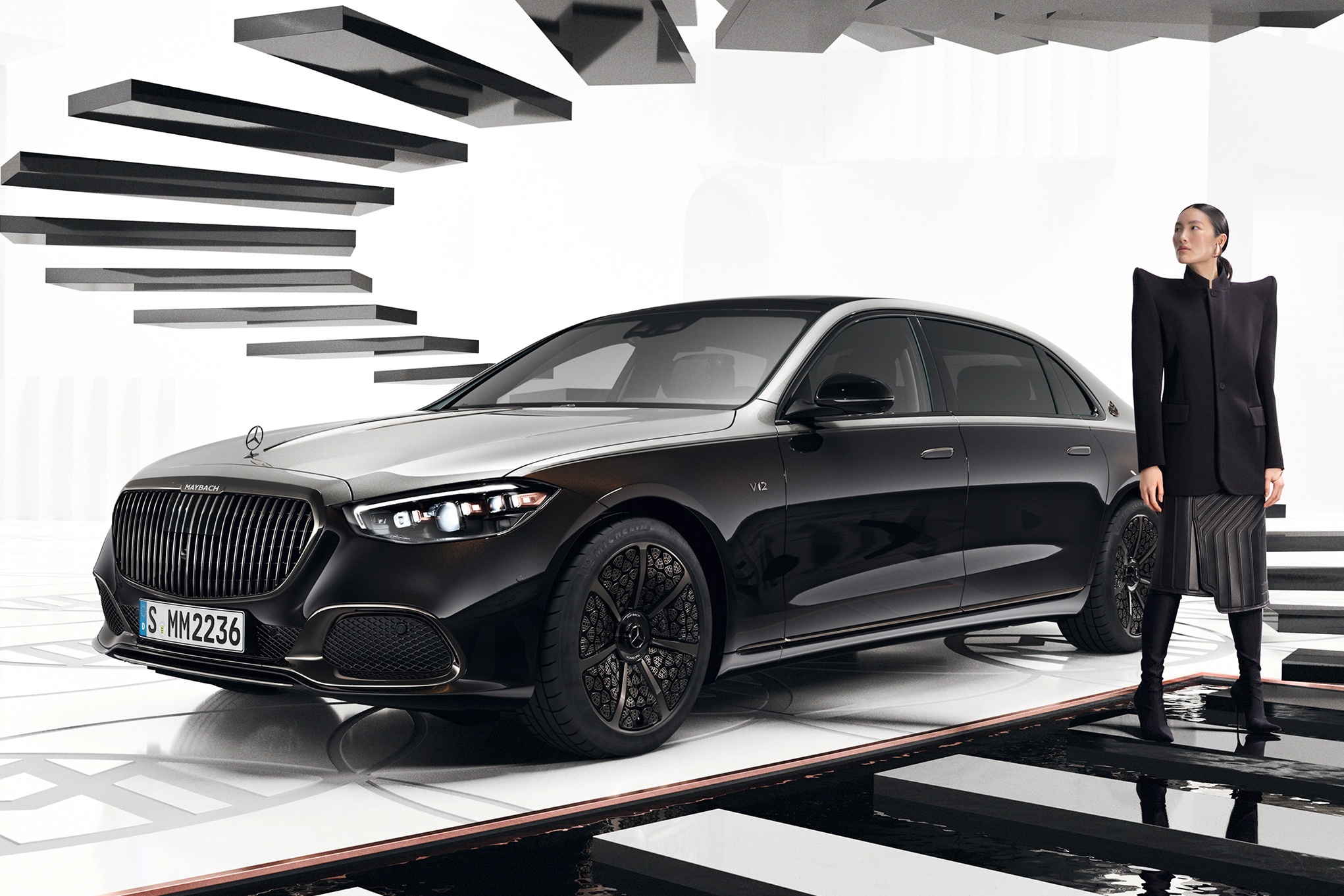 Mercedes-Benz ra mat dong san pham Night Series cho Maybach hinh anh