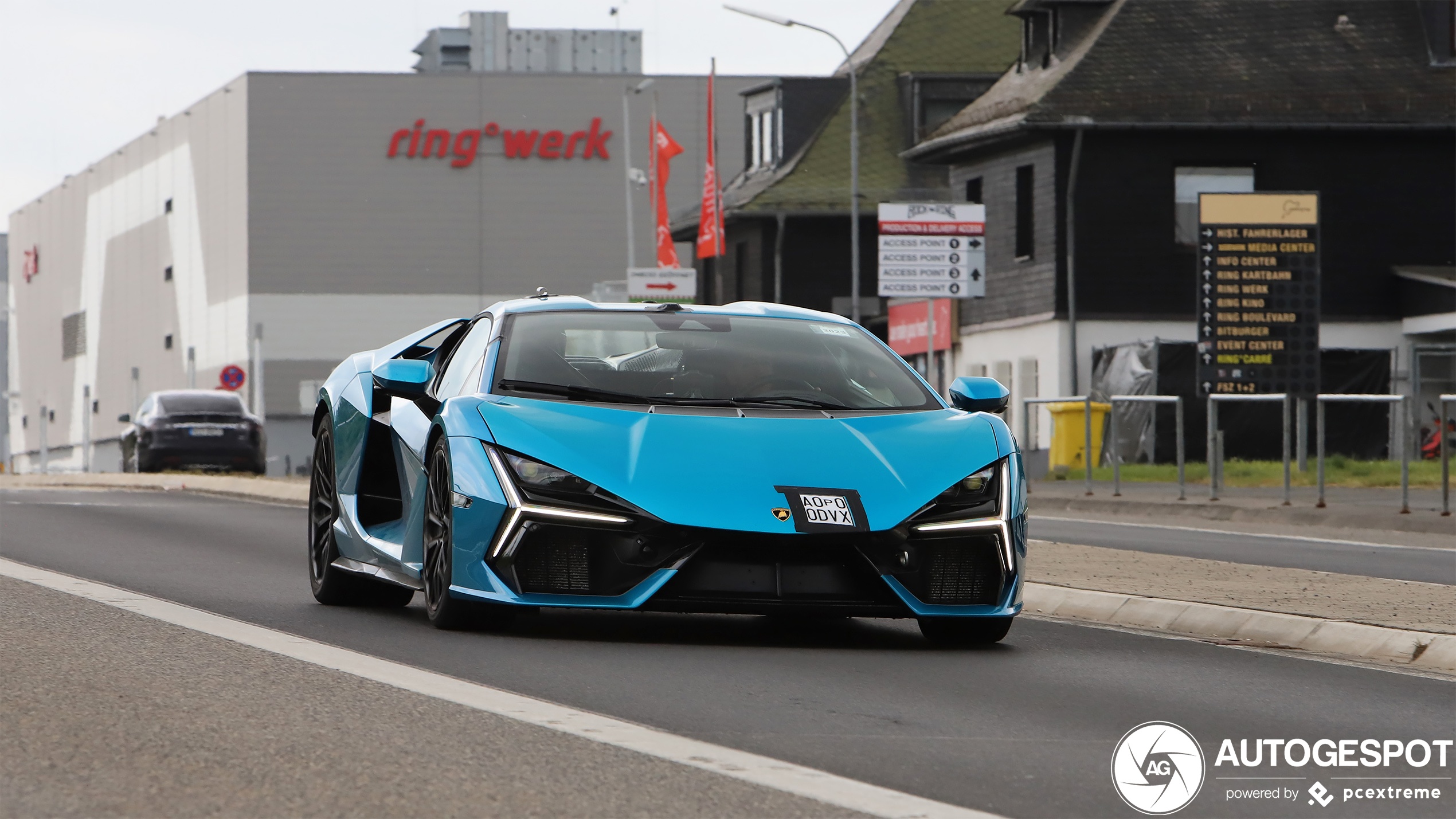 lamborghini,  revuelto,  aventador,  murcielago,  diablo,  countach,  miura,  huracan,  gallardo,  sieu xe,  hybrid,  ferrari,  mclaren,  aston martin,  porsche,  maserati,  bugatti,  pagani,  koenigsegg anh 4