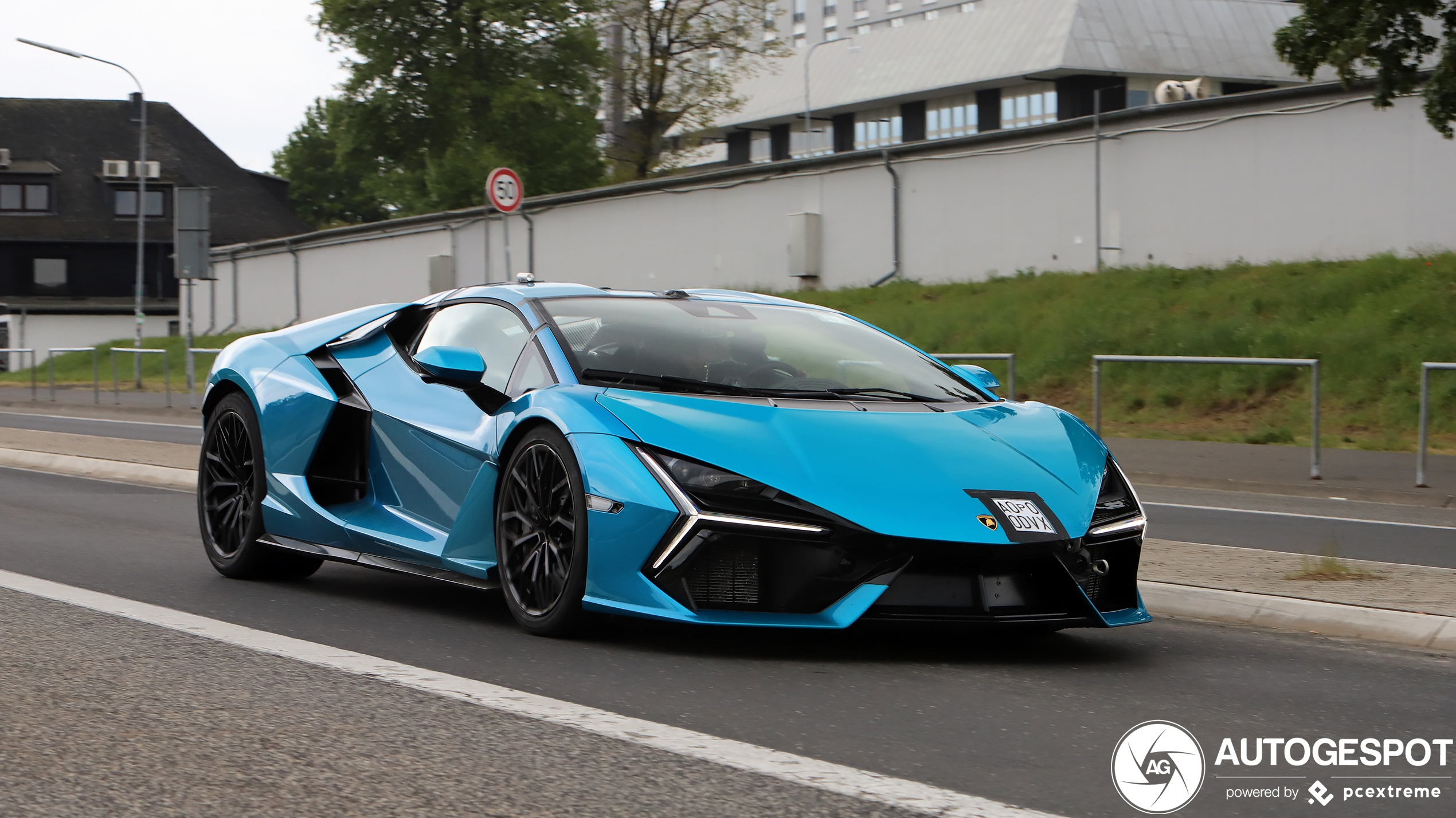 lamborghini,  revuelto,  aventador,  murcielago,  diablo,  countach,  miura,  huracan,  gallardo,  sieu xe,  hybrid,  ferrari,  mclaren,  aston martin,  porsche,  maserati,  bugatti,  pagani,  koenigsegg anh 8