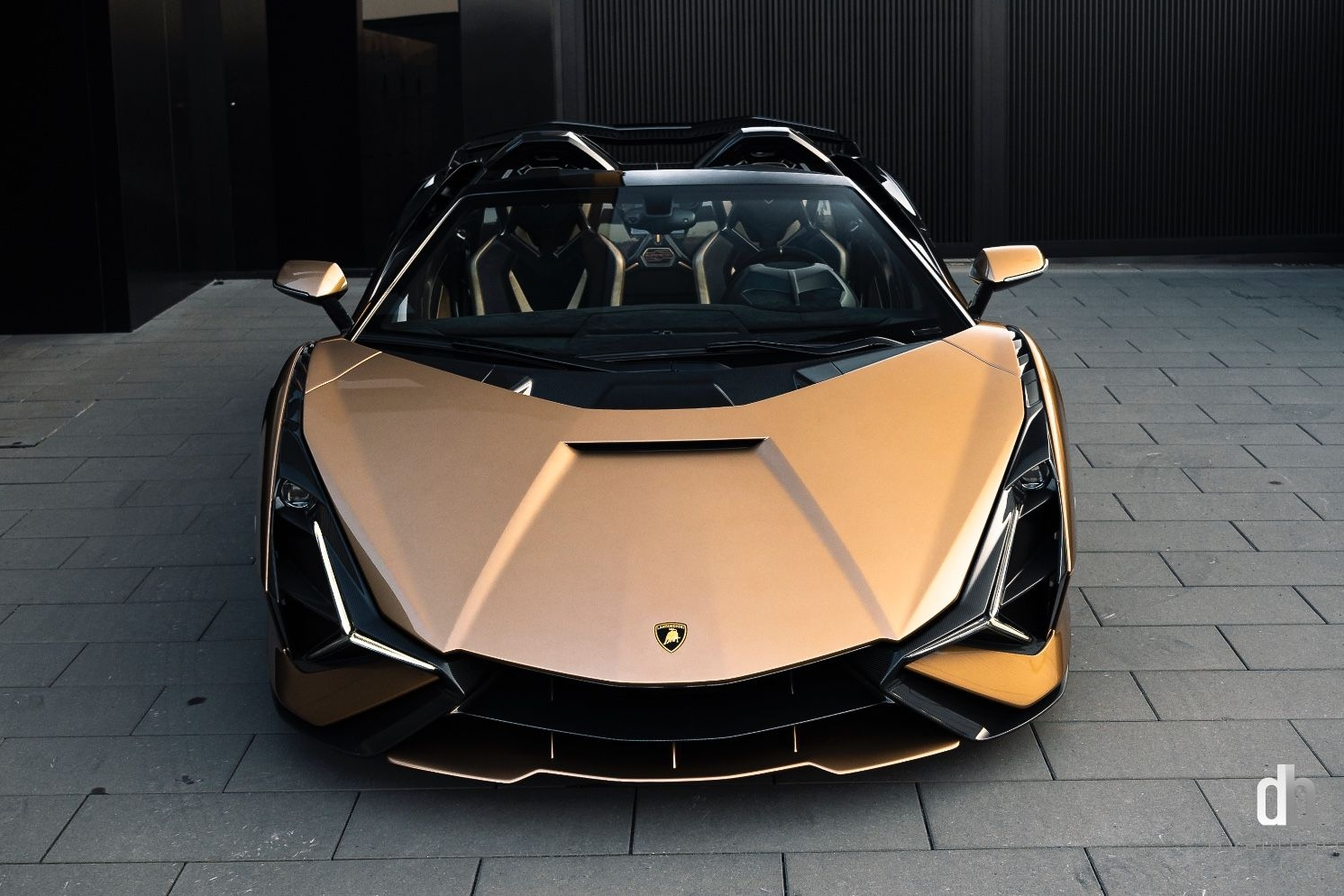 Lamborghini Sian Roadster co gia hon 4,7 trieu USD hinh anh