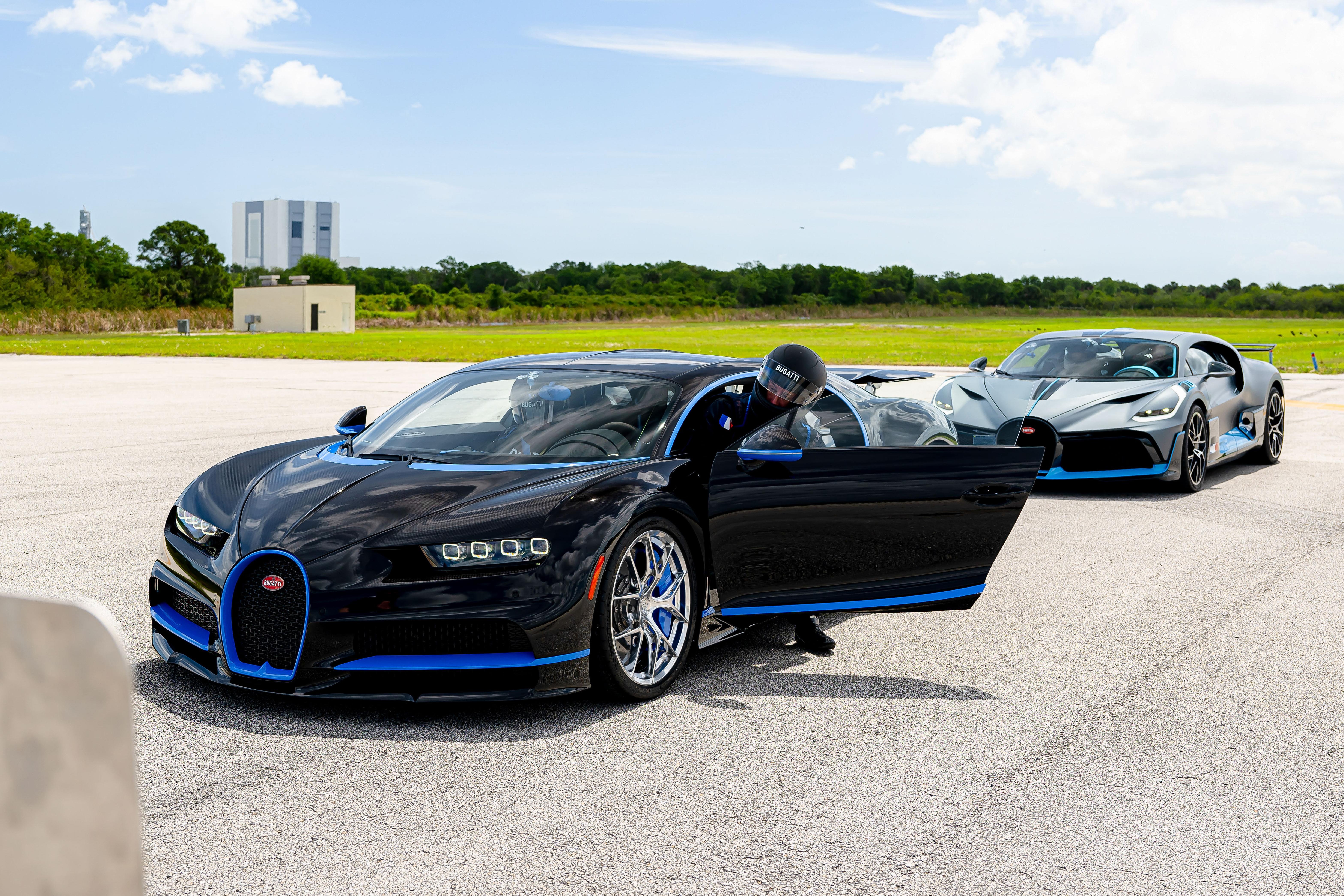 bugatti,  sieu xe,  sieu toc do,  toc do 400 km/h,  bugatti,  chiron,  veyron,  super sport,  chiron super sport,  veyron super sport,  chiron super sport 300+,  divo,  bugatti 400 drive,  ky luc toc do,  sieu xe,  hypercar,  lamborghini,  ferrari,  mclaren,  aston martin,  porsche,  maserati,  pagani,  koenigsegg anh 4